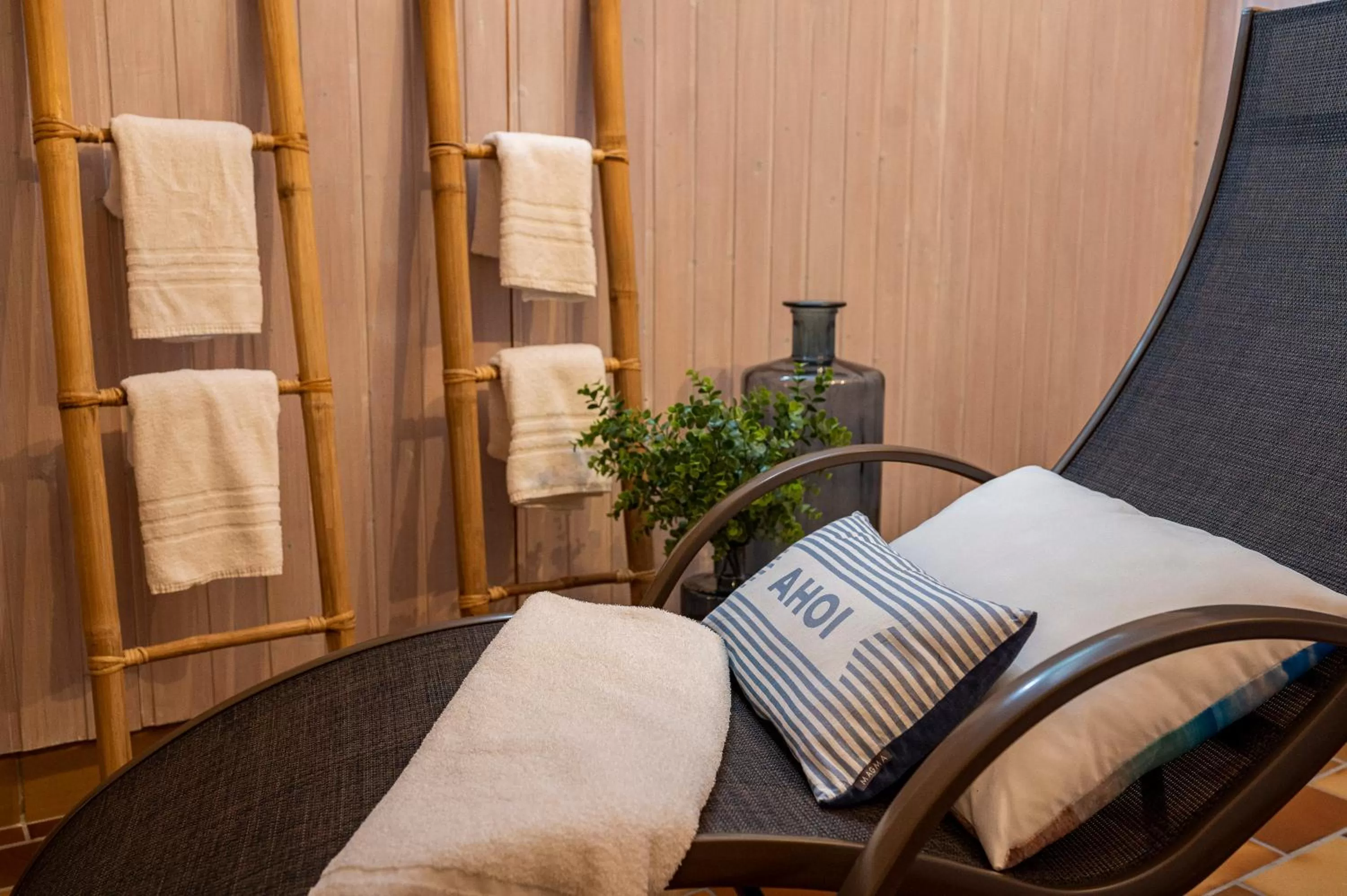 Sauna, Bed in Das Frühstückshotel Büsum