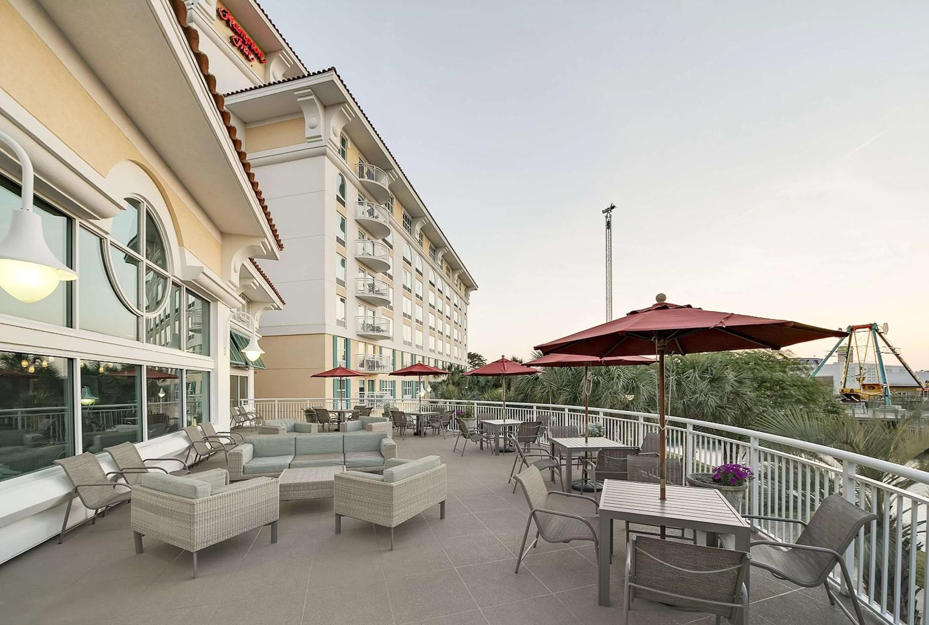 Patio in Hampton Inn Myrtle Beach Broadway at the Beach