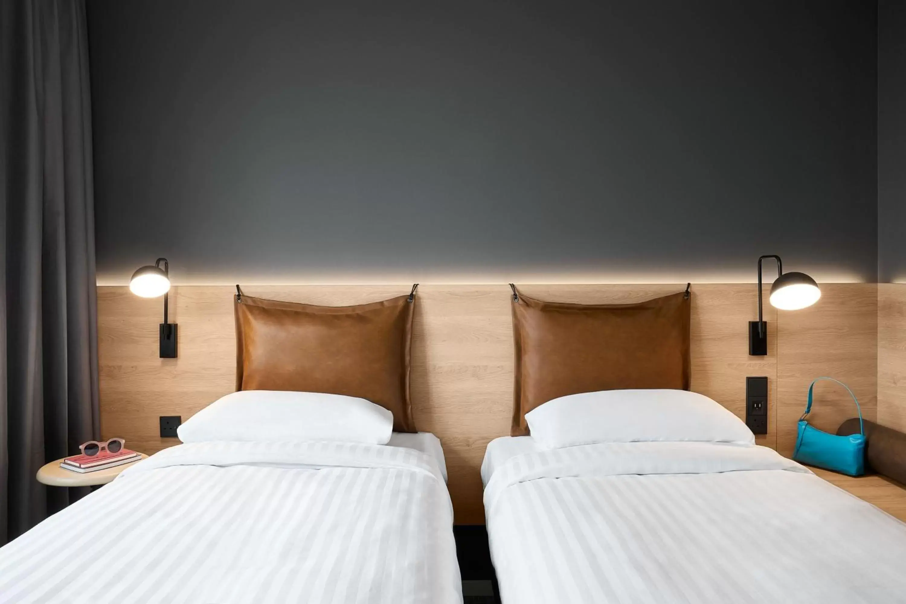 Bedroom, Bed in Moxy Bristol