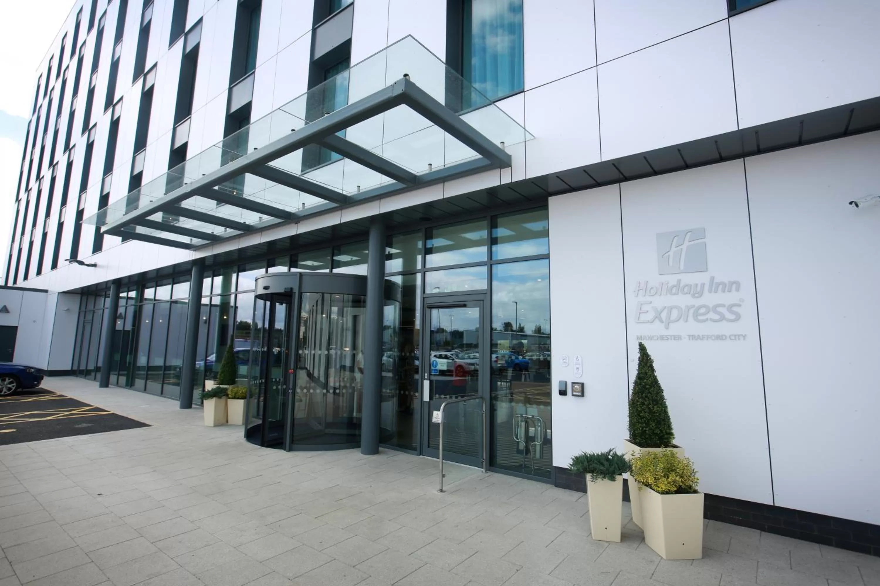 Property building in Holiday Inn Express - Manchester - TRAFFORDCITY by IHG