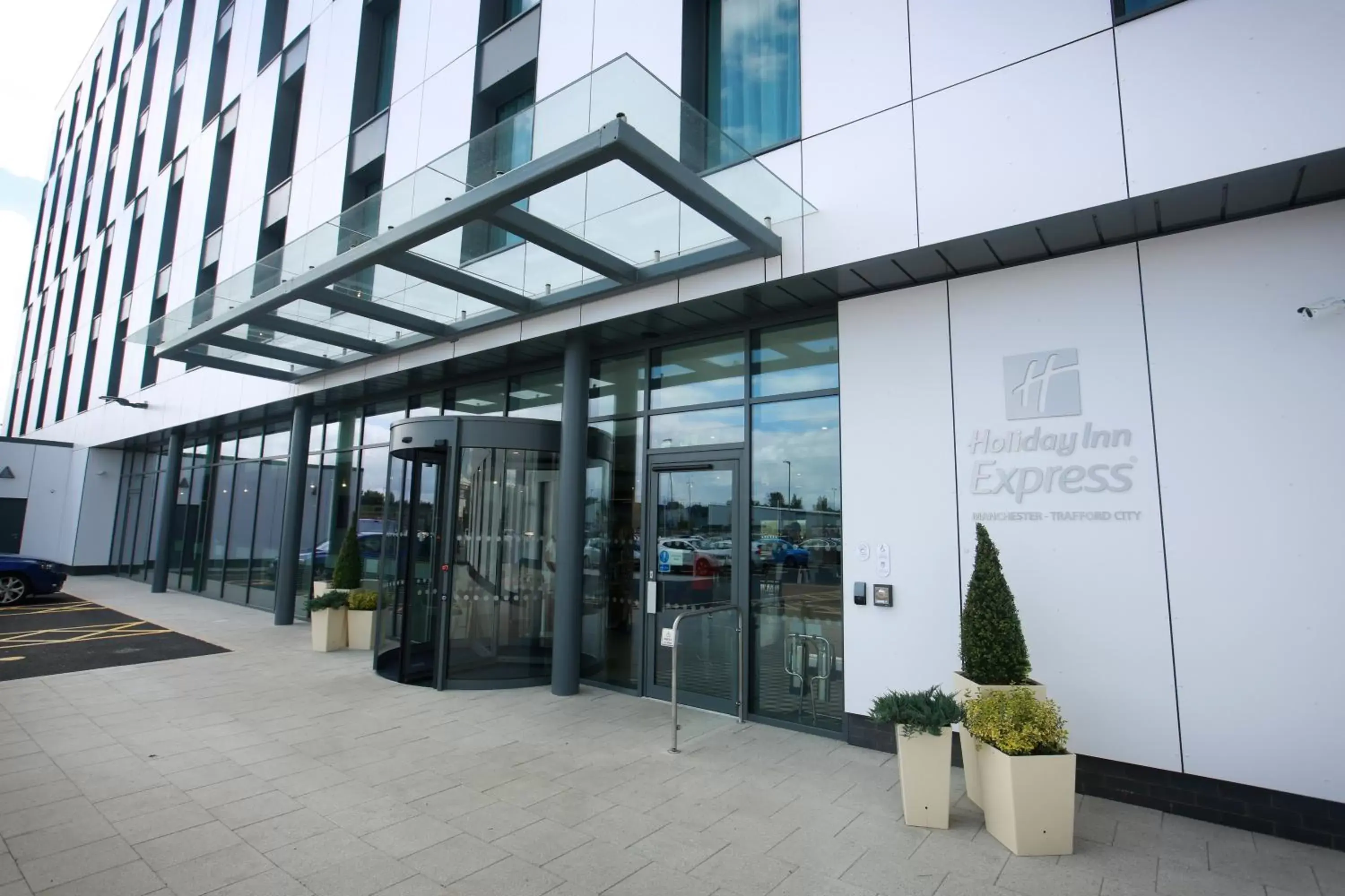 Property building in Holiday Inn Express - Manchester - TRAFFORDCITY, an IHG Hotel