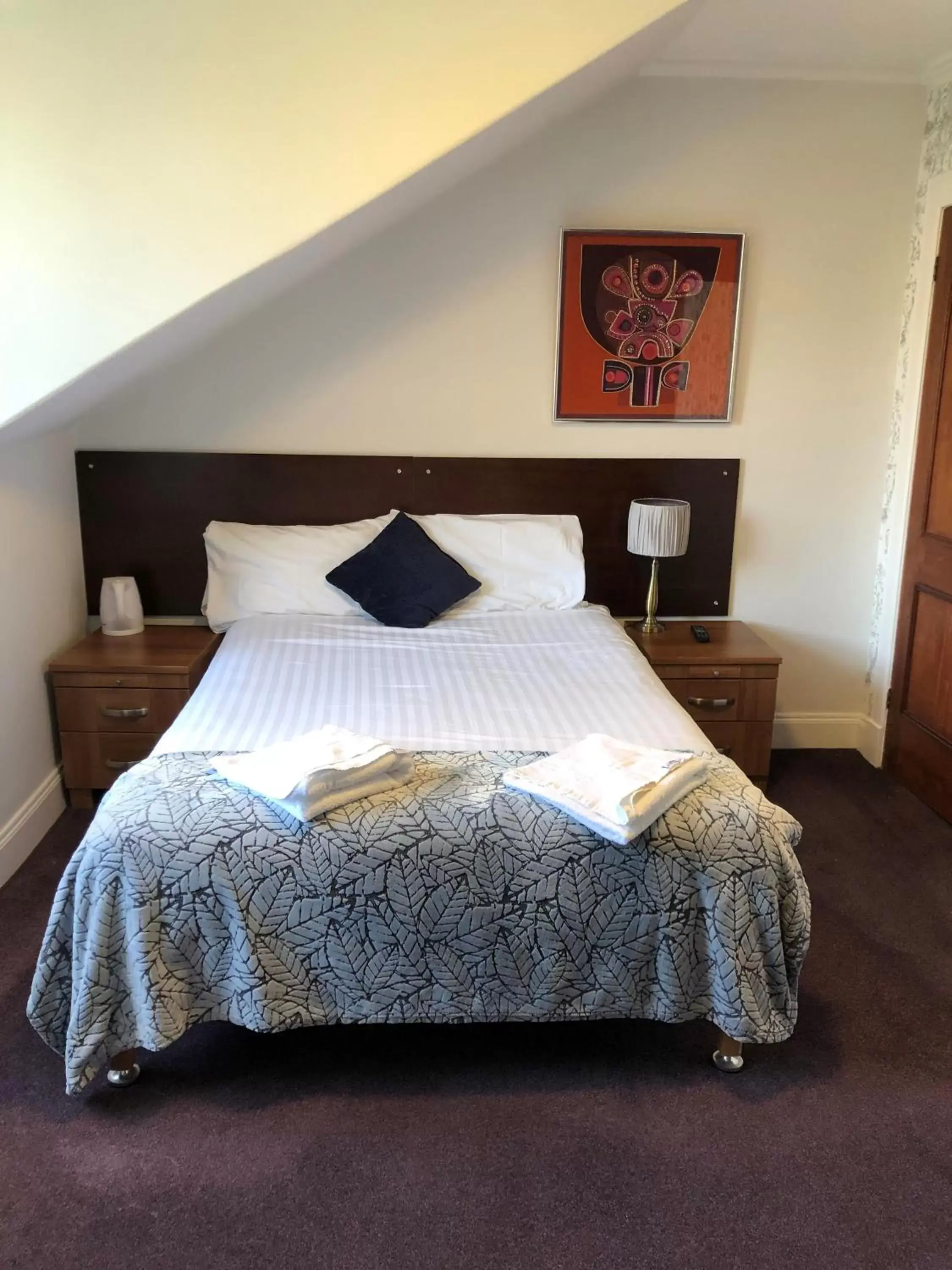 Bedroom, Bed in Park View House