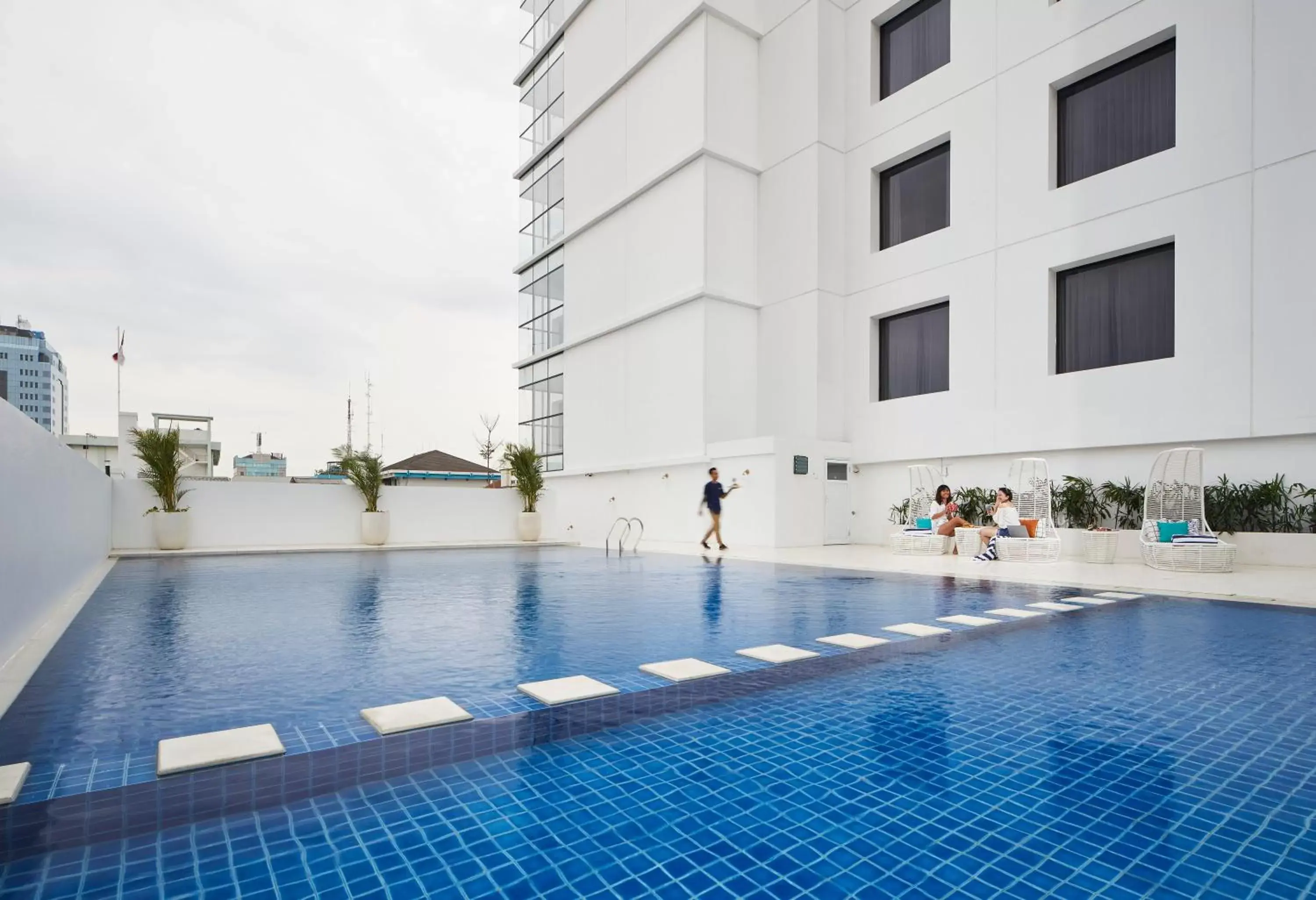 Pool view, Swimming Pool in de Braga, ARTOTEL Curated