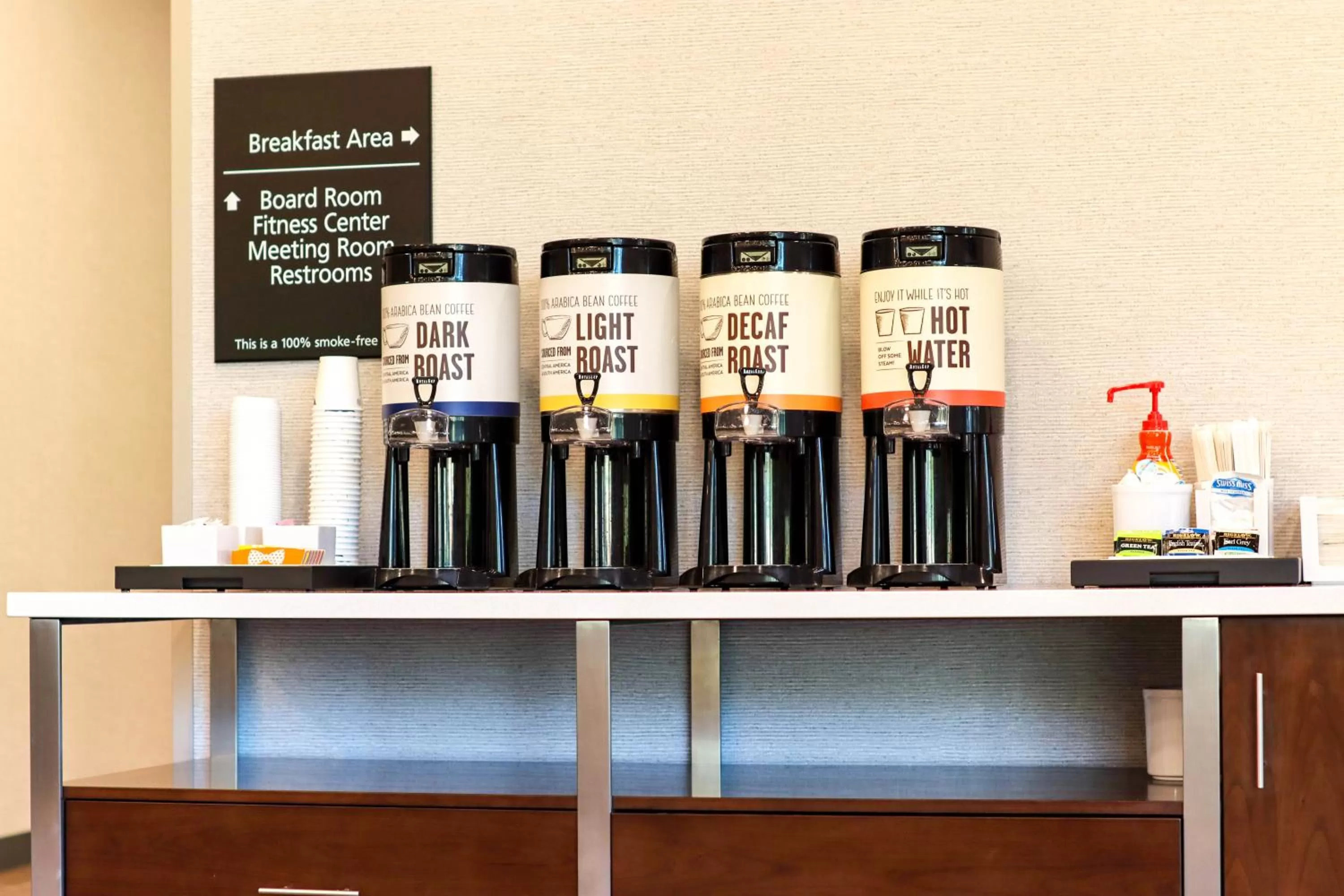 Property building in Hampton Inn Lead