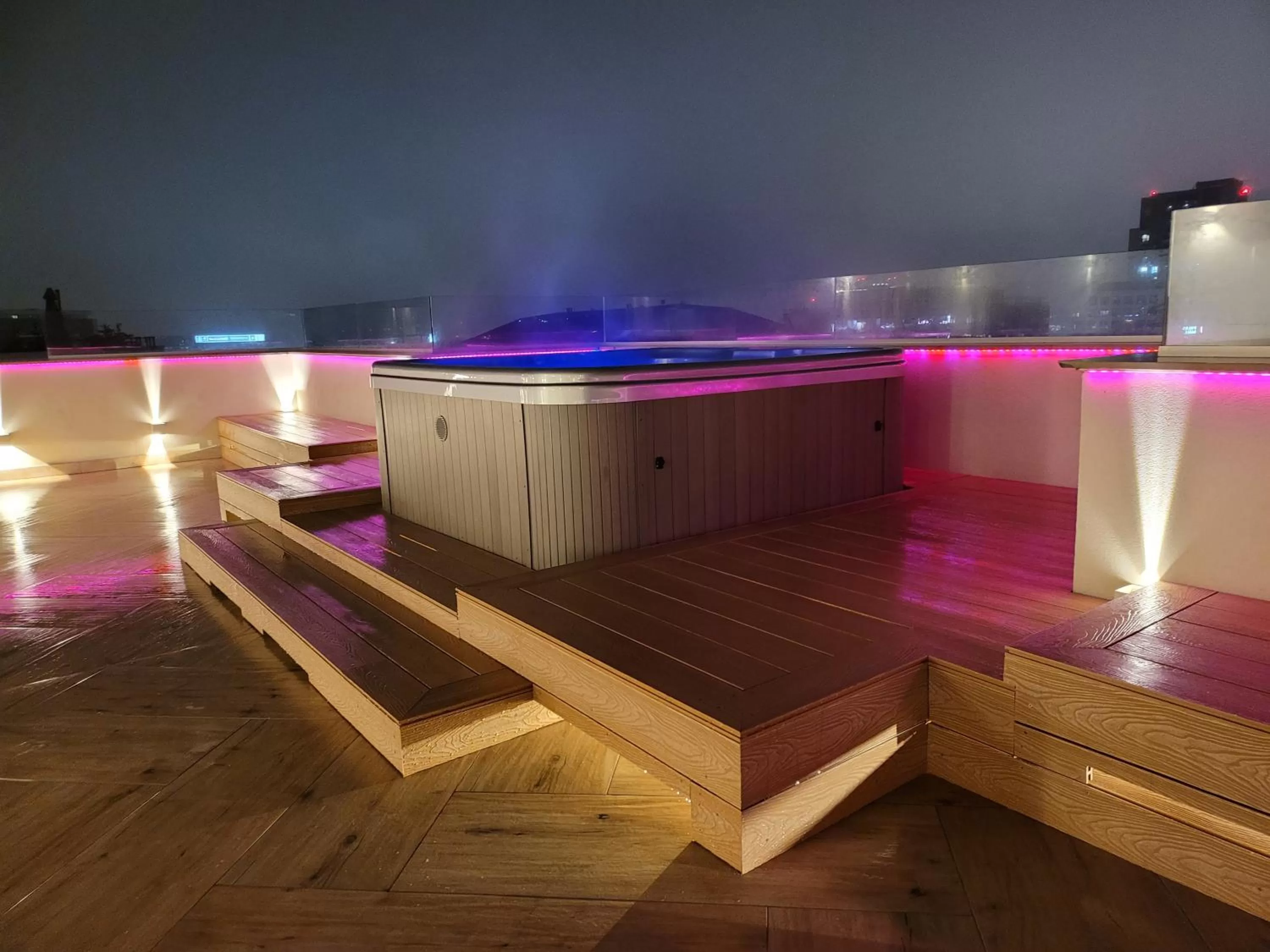 Hot Tub in Terrace Suites Iasi