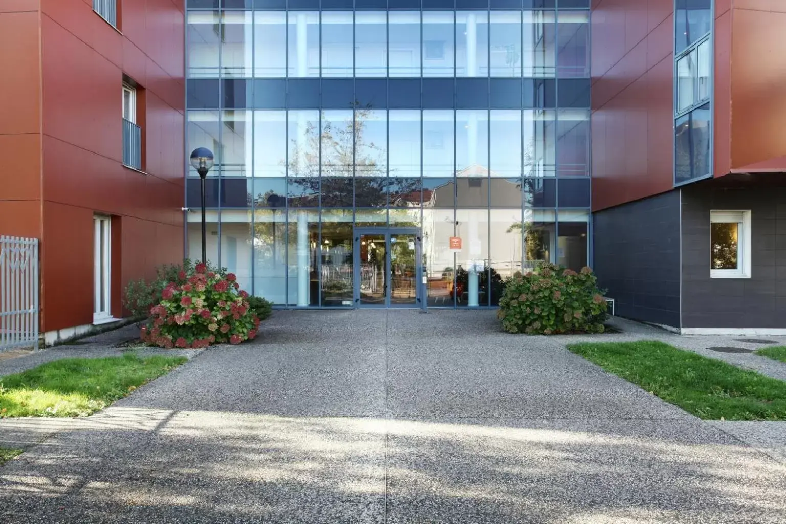 Facade/entrance in Odalys City Lyon Bioparc