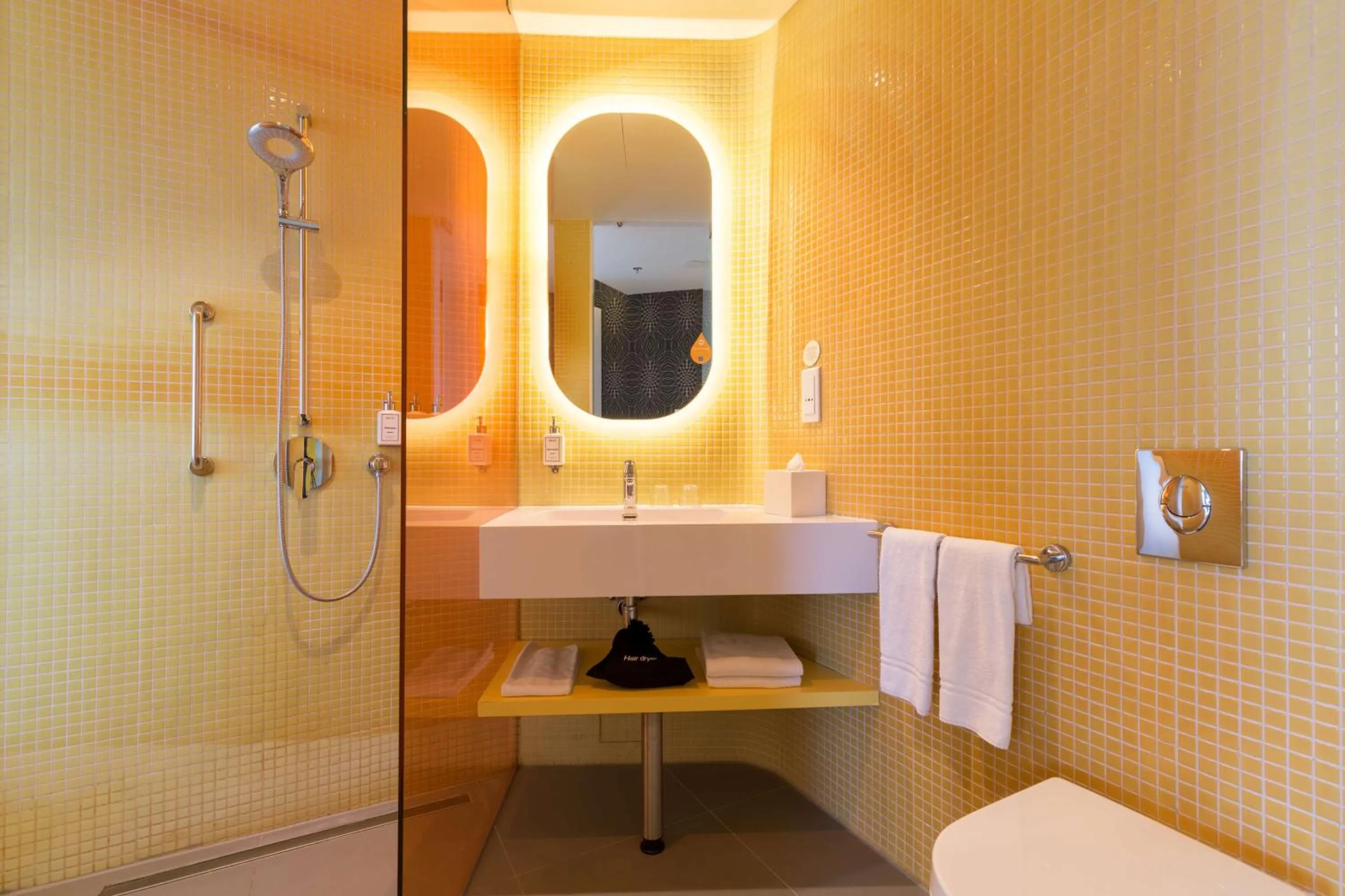 Bathroom in Park Inn by Radisson Amsterdam City West