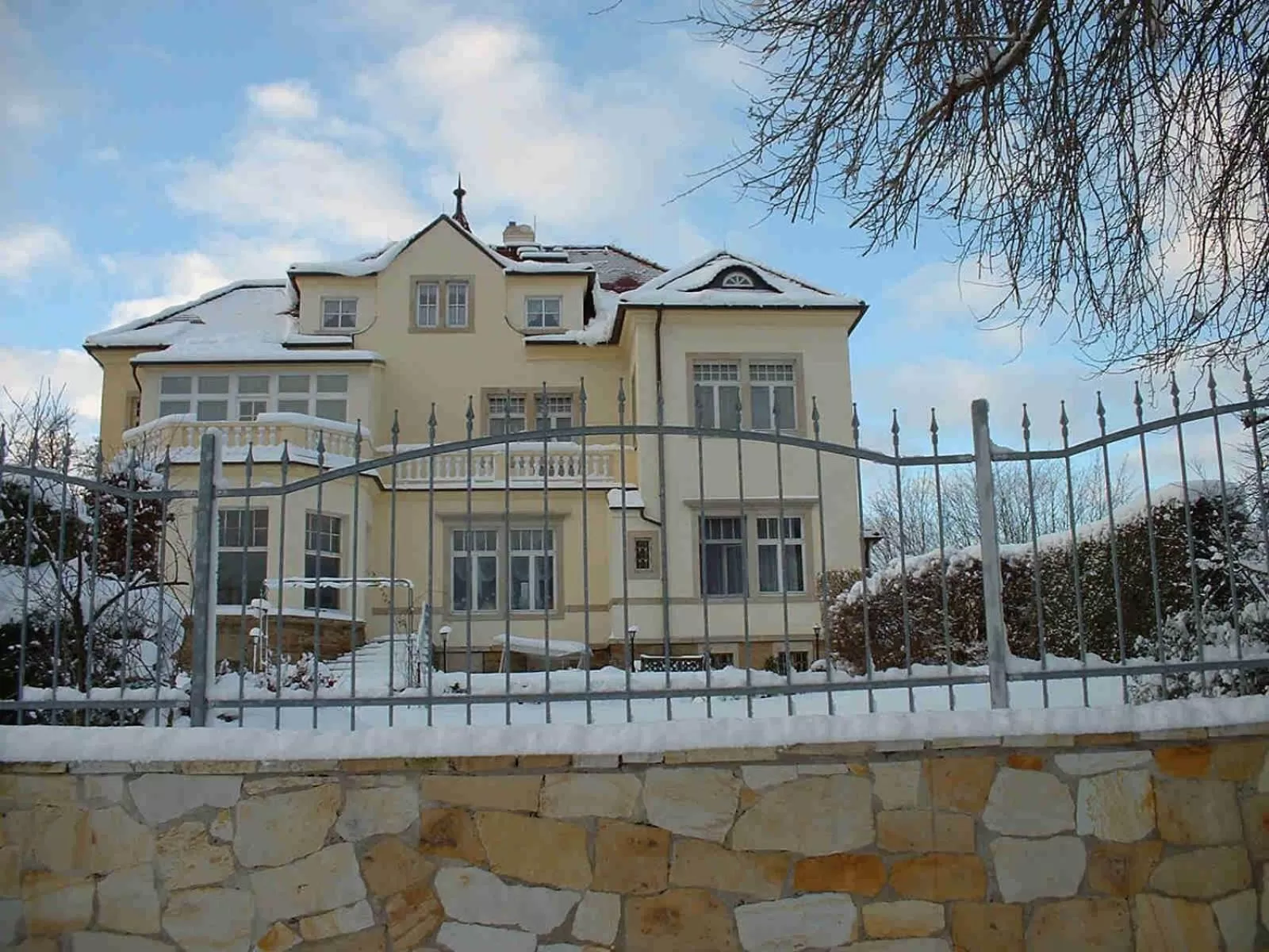 Facade/entrance in Pension Villa Else
