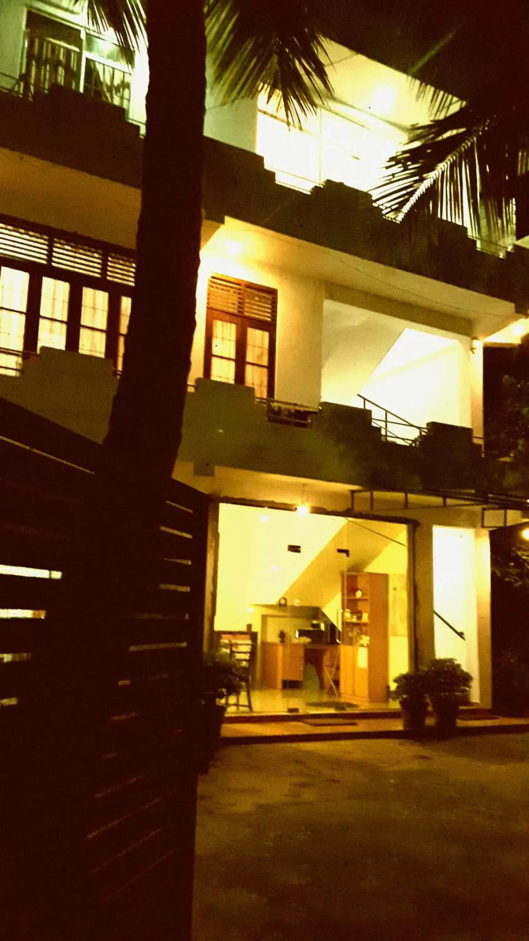 Facade/entrance, Property Building in Holiday Inn Unawatuna