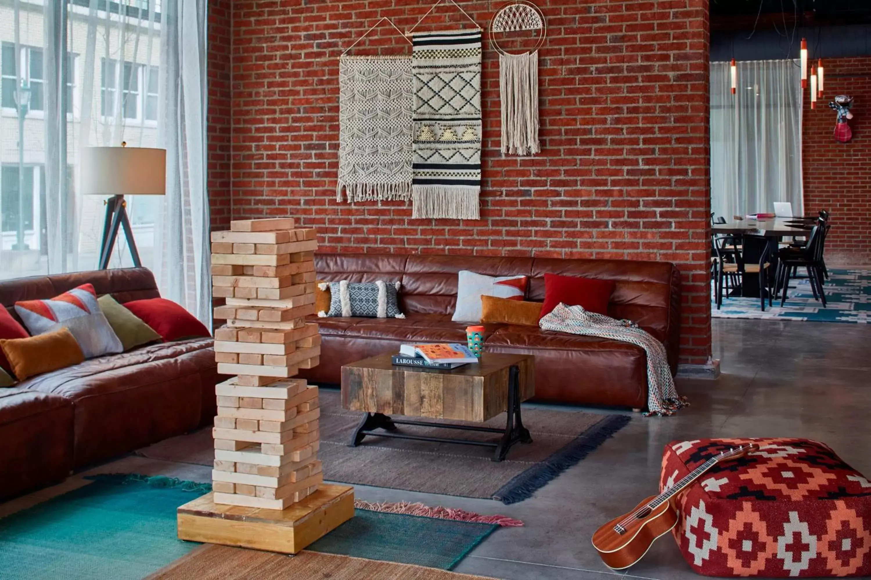 Living room, Seating Area in Moxy Chattanooga Downtown