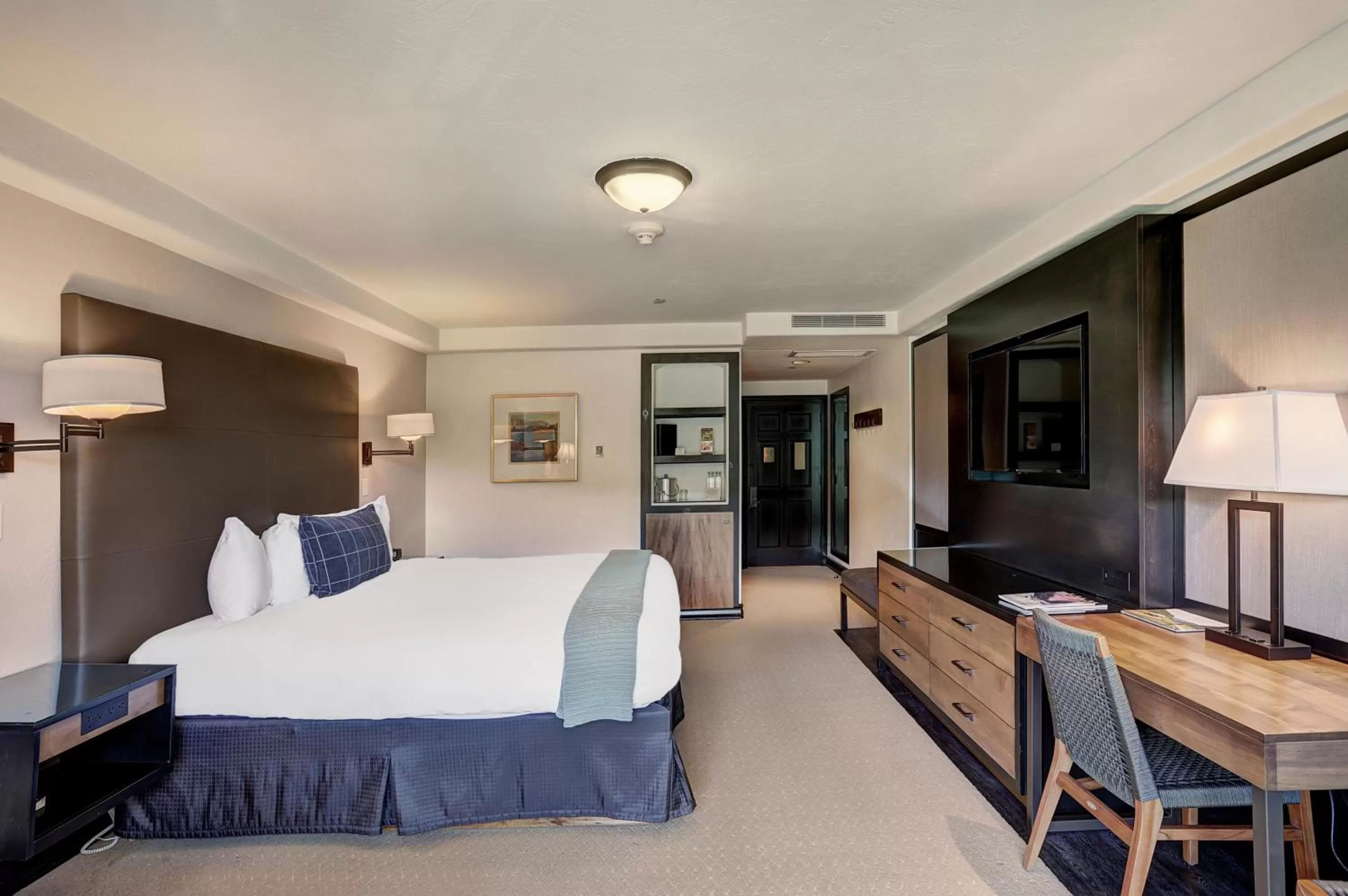 Bed in The Pines Lodge, a RockResort