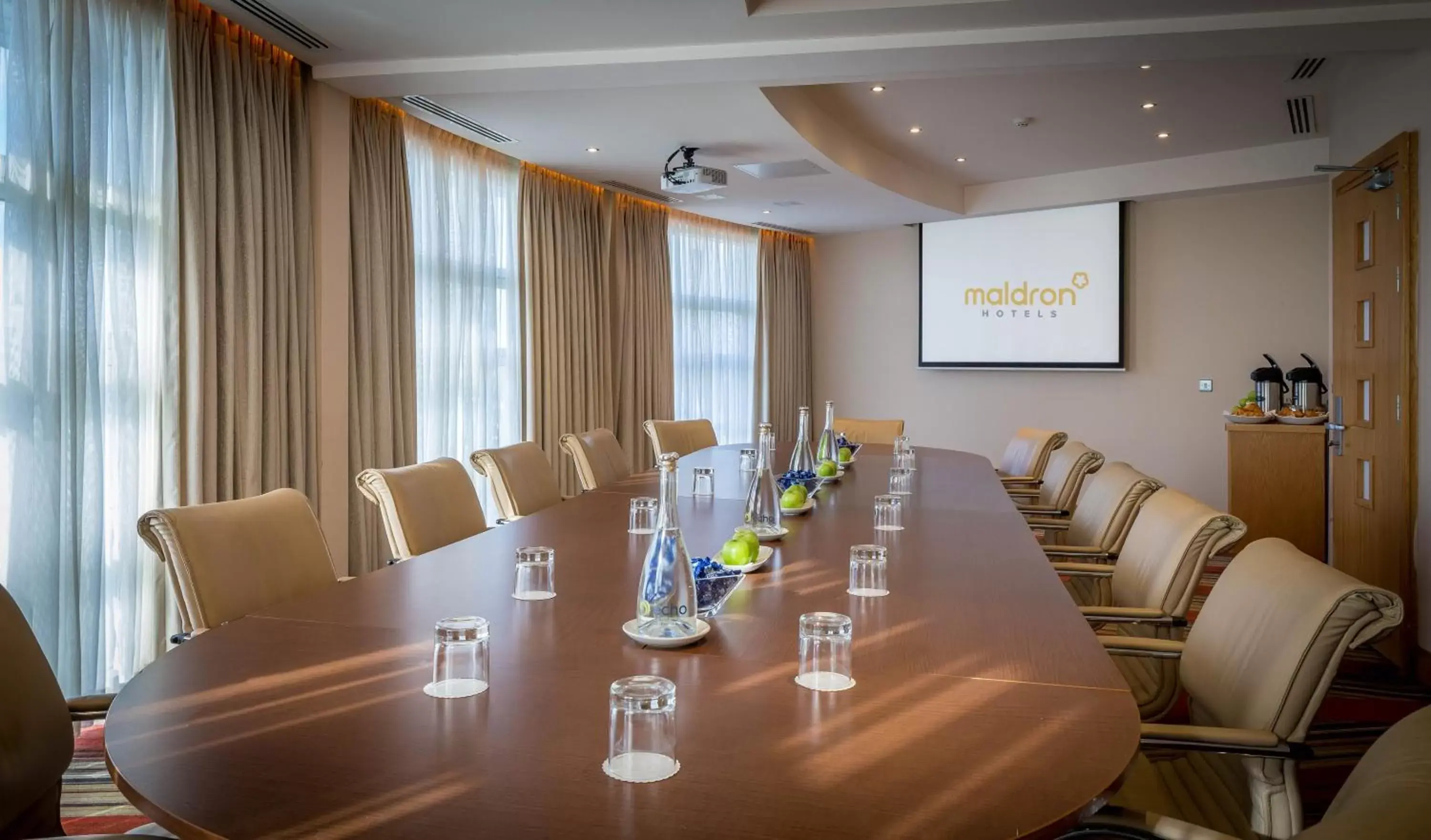 Meeting/conference room in Maldron Hotel & Leisure Centre Limerick