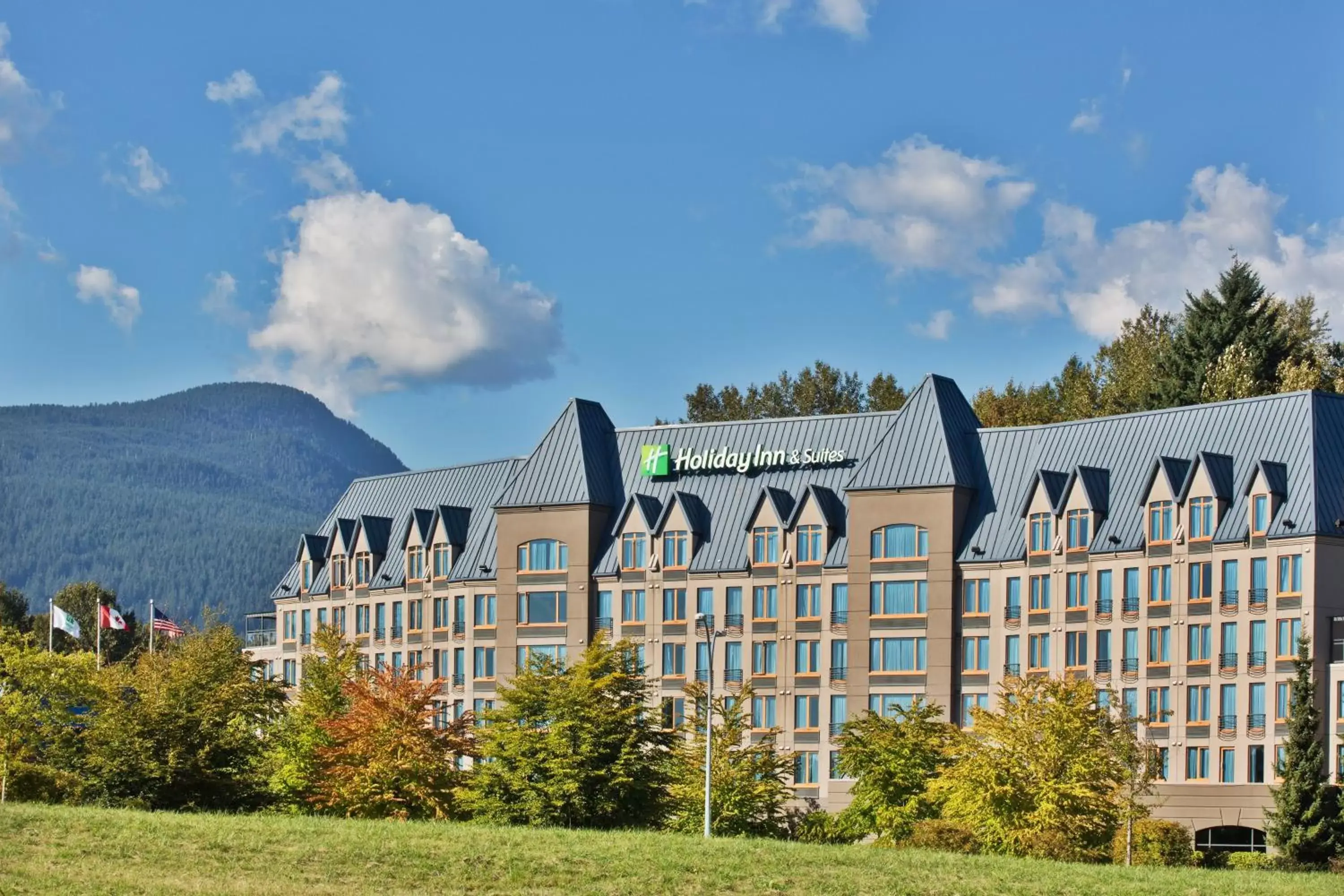 Property Building in Holiday Inn & Suites North Vancouver, an IHG Hotel