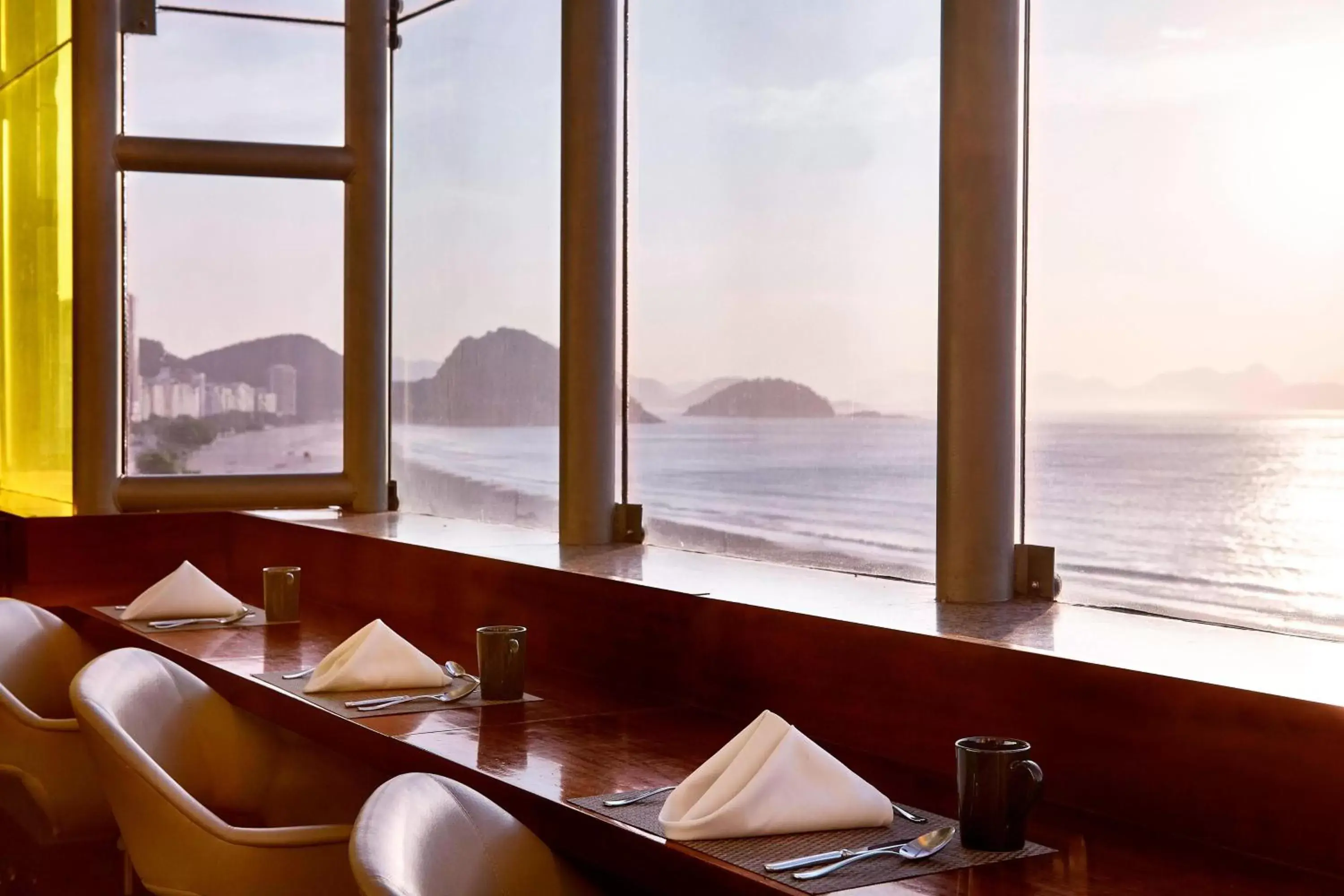 Lounge or bar, Bathroom in JW Marriott Rio de Janeiro