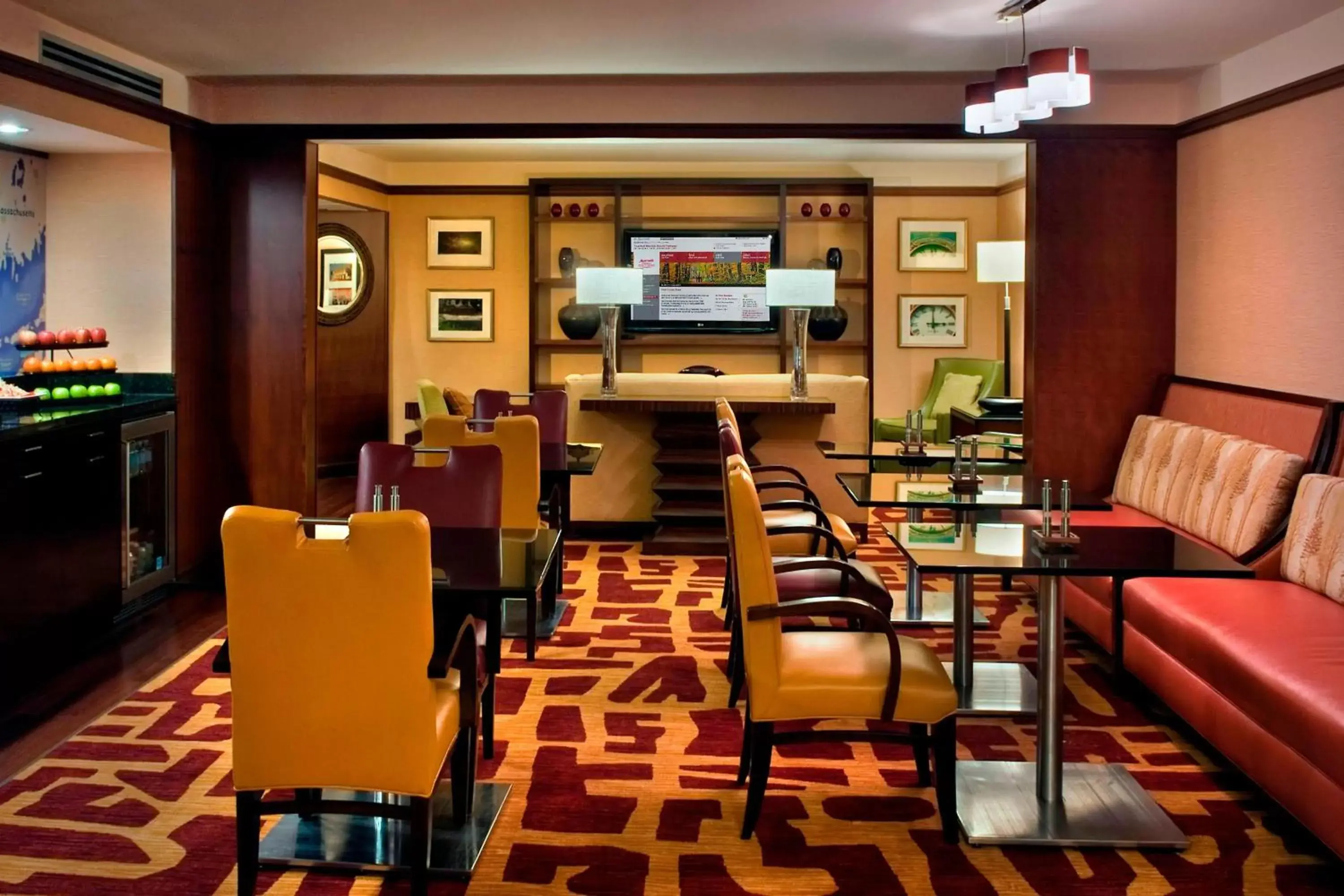 Lounge or bar, Restaurant/Places to Eat in Trumbull Marriott Shelton