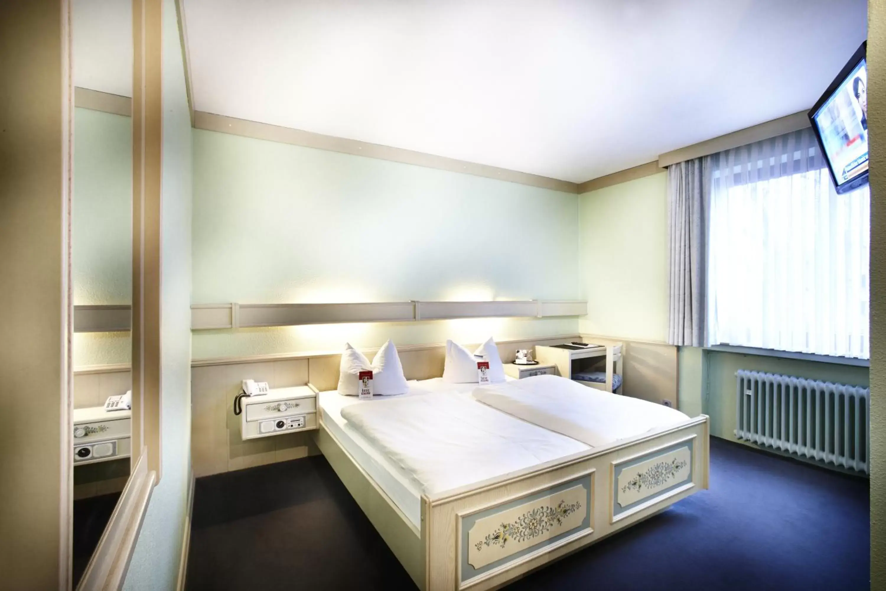 Photo of the whole room, Bed in Hotel Hannover Airport by Premiere Classe