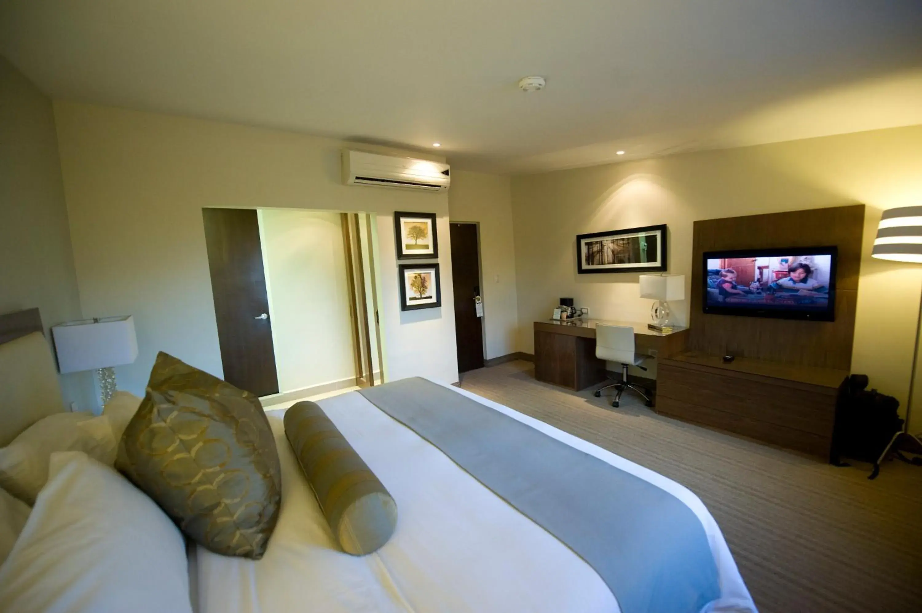 Photo of the whole room, Bed in Antaris Valle