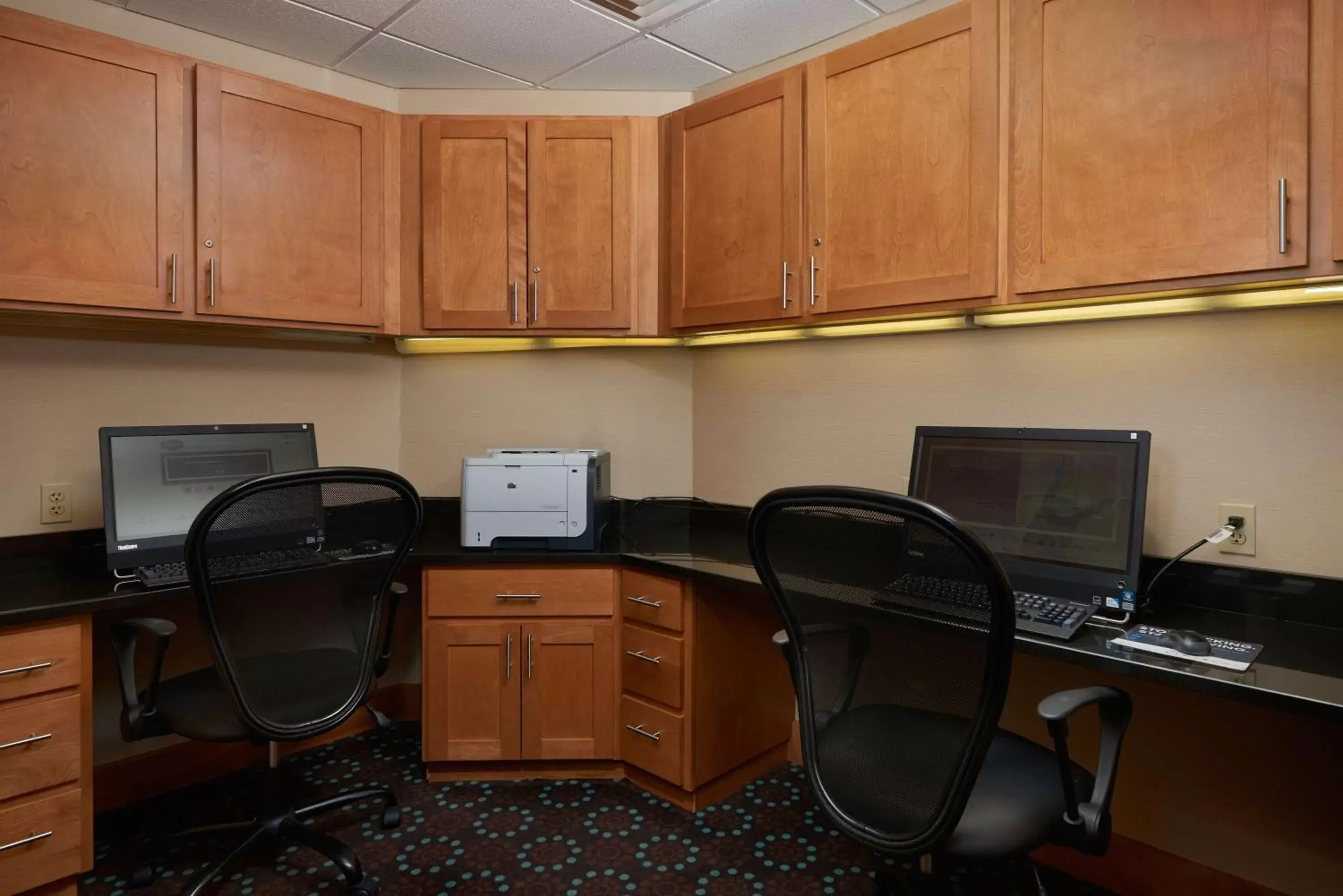 Business facilities, Business Area/Conference Room in Hampton Inn & Suites Canton