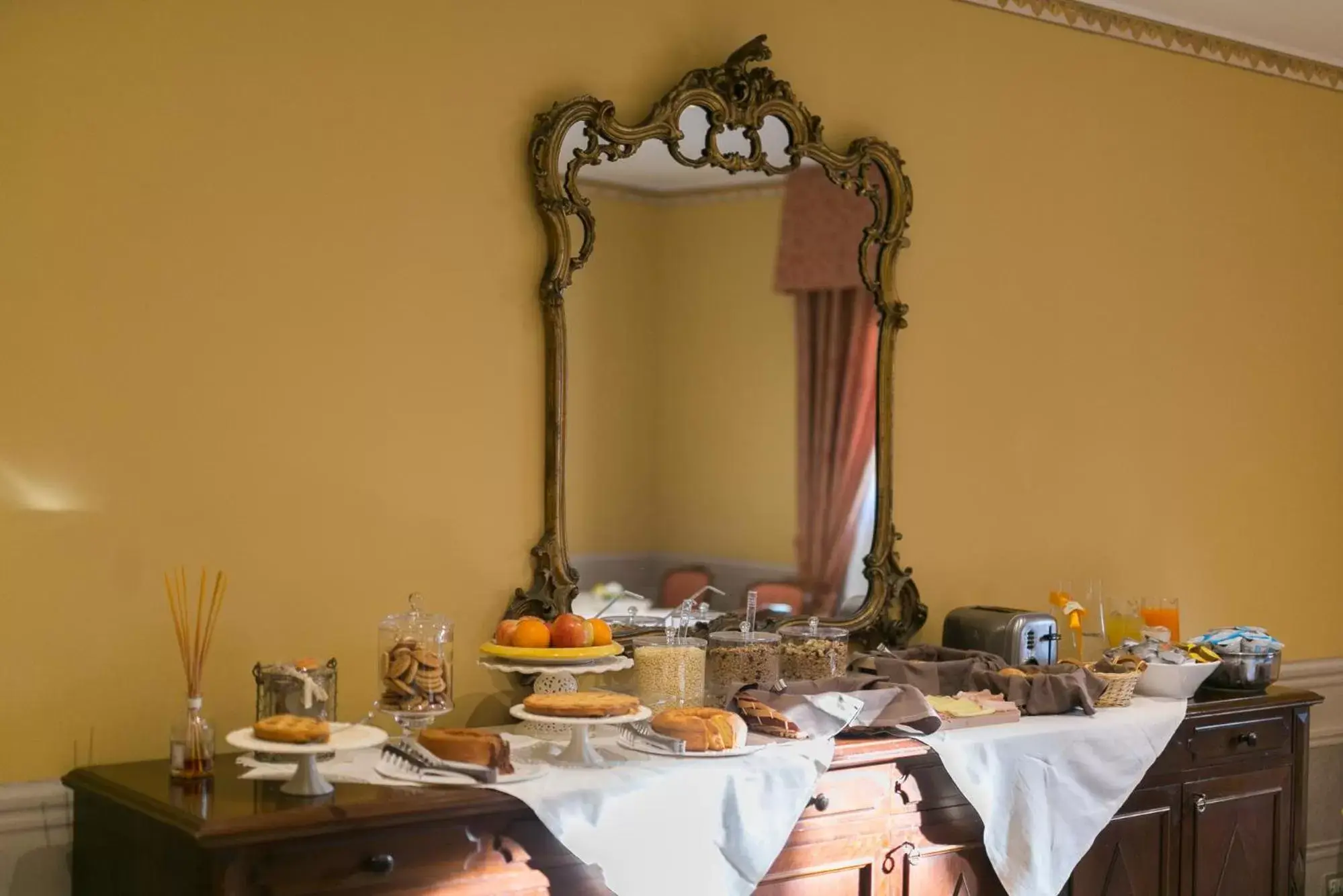 Continental breakfast, Restaurant/Places to Eat in I Portici Hotel - Residenza D'Epoca