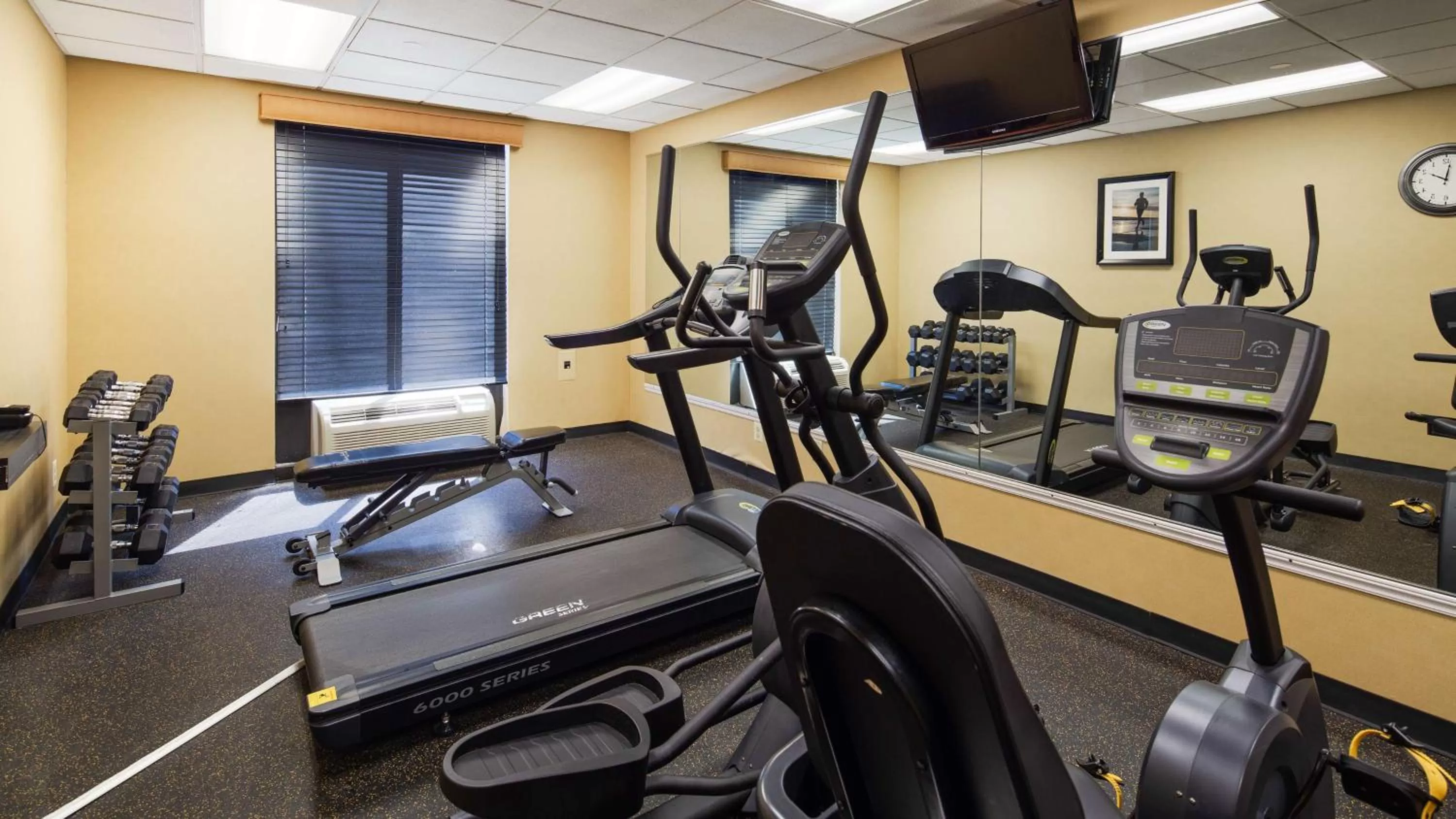 Fitness centre/facilities in Best Western Springfield West Inn
