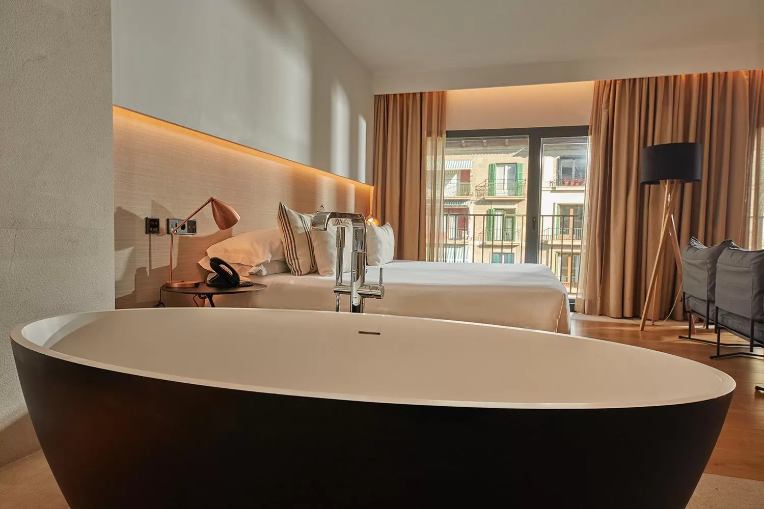 Hot Tub, Bed in Nakar Hotel