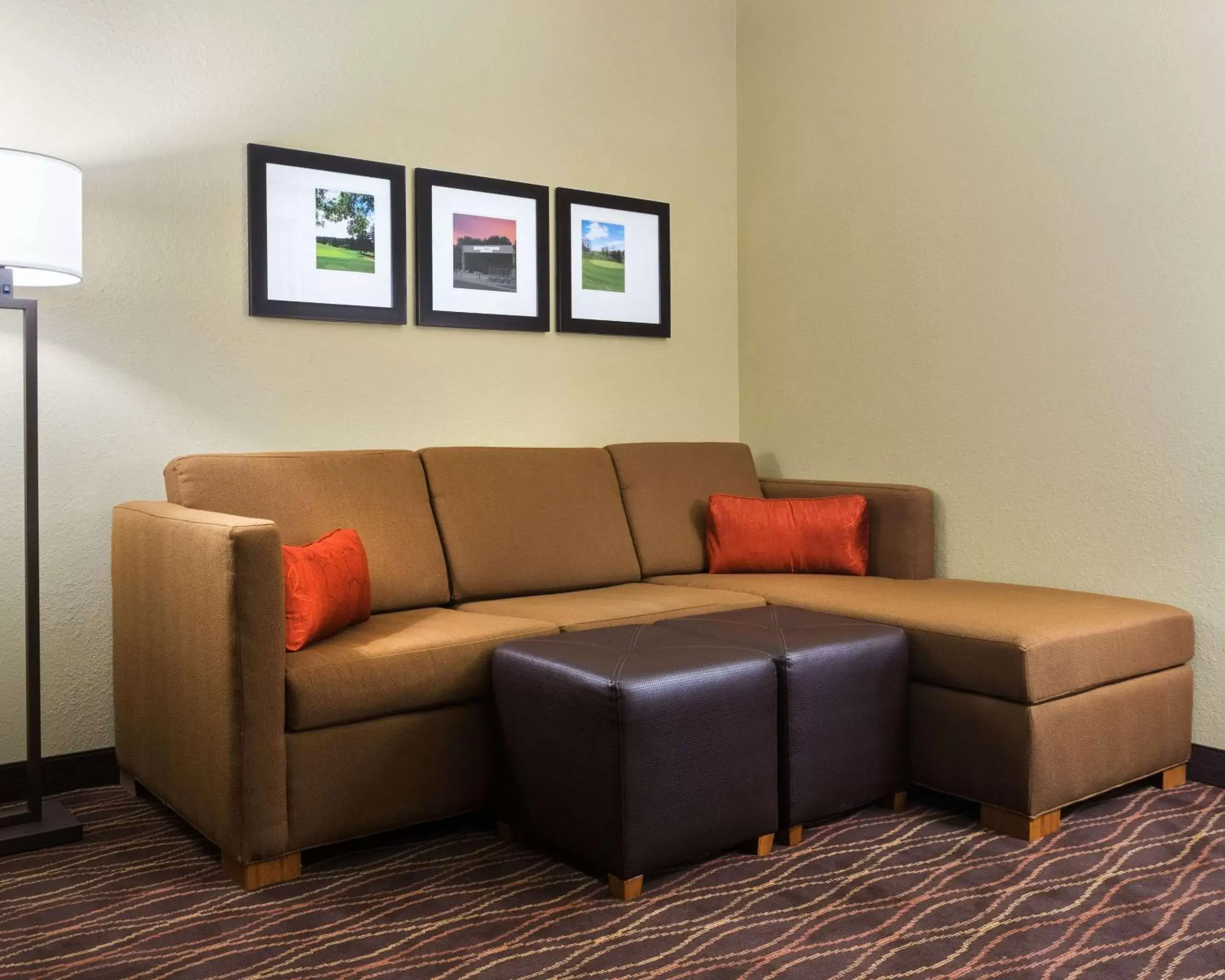 Bedroom, Seating Area in Comfort Suites DuBois