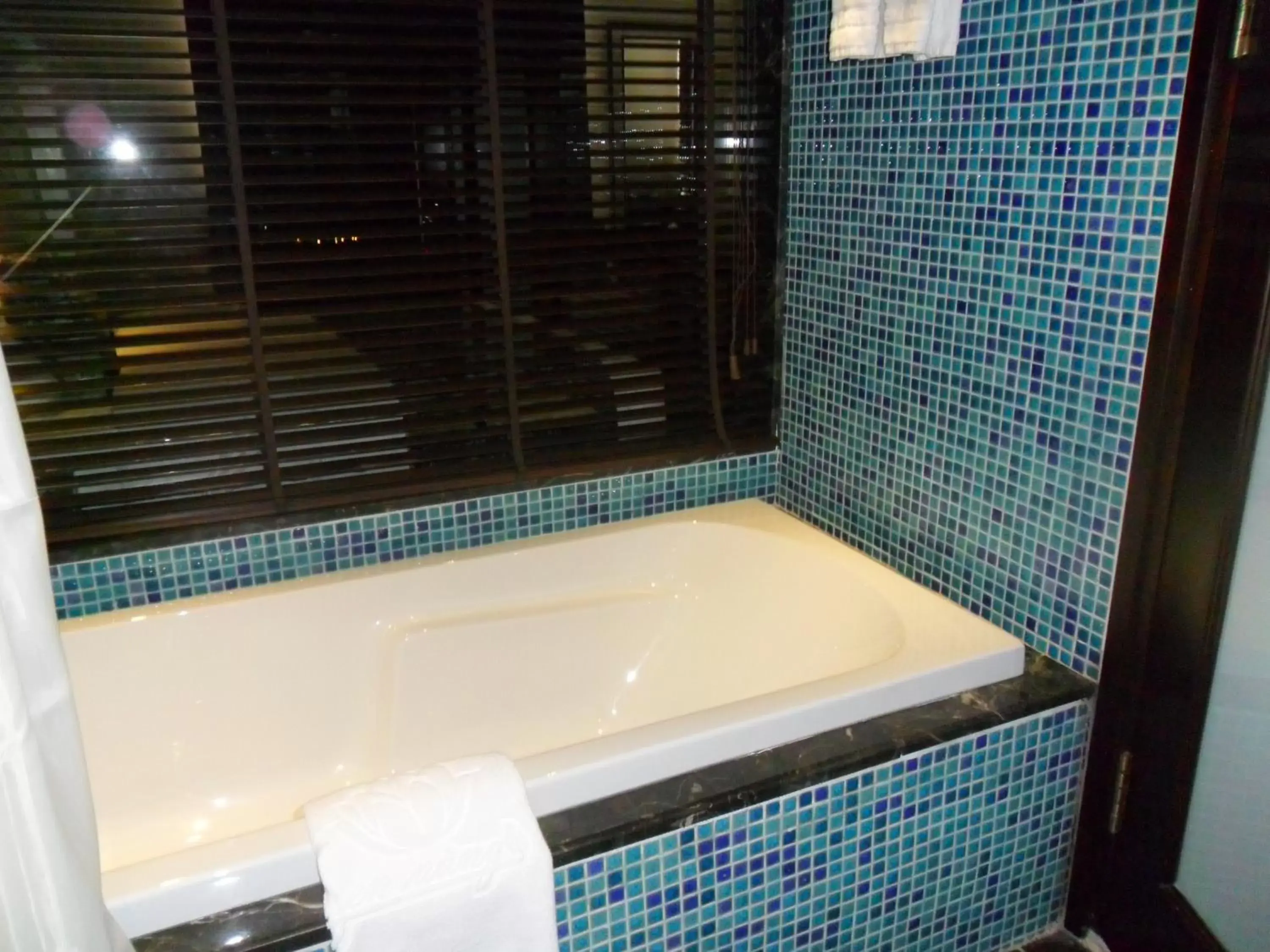 Bathroom in Golden Lotus Luxury Hotel