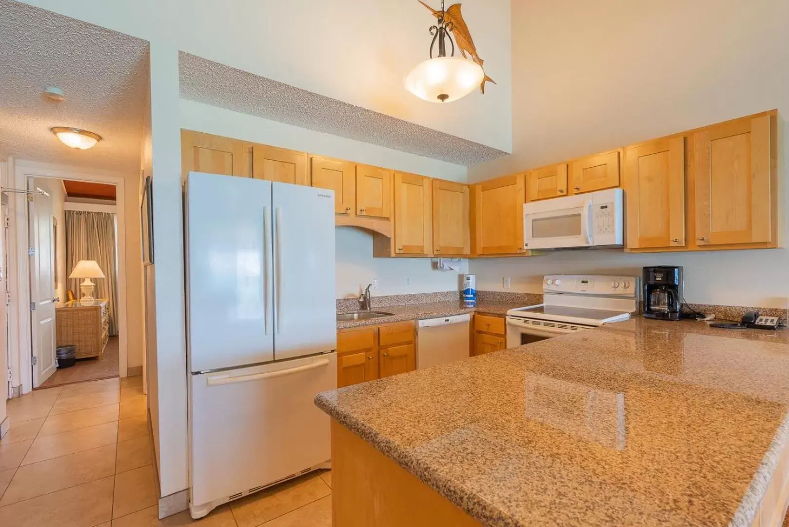 Kitchen or kitchenette, Kitchen/Kitchenette in Napili Sunset Beach Front Resort