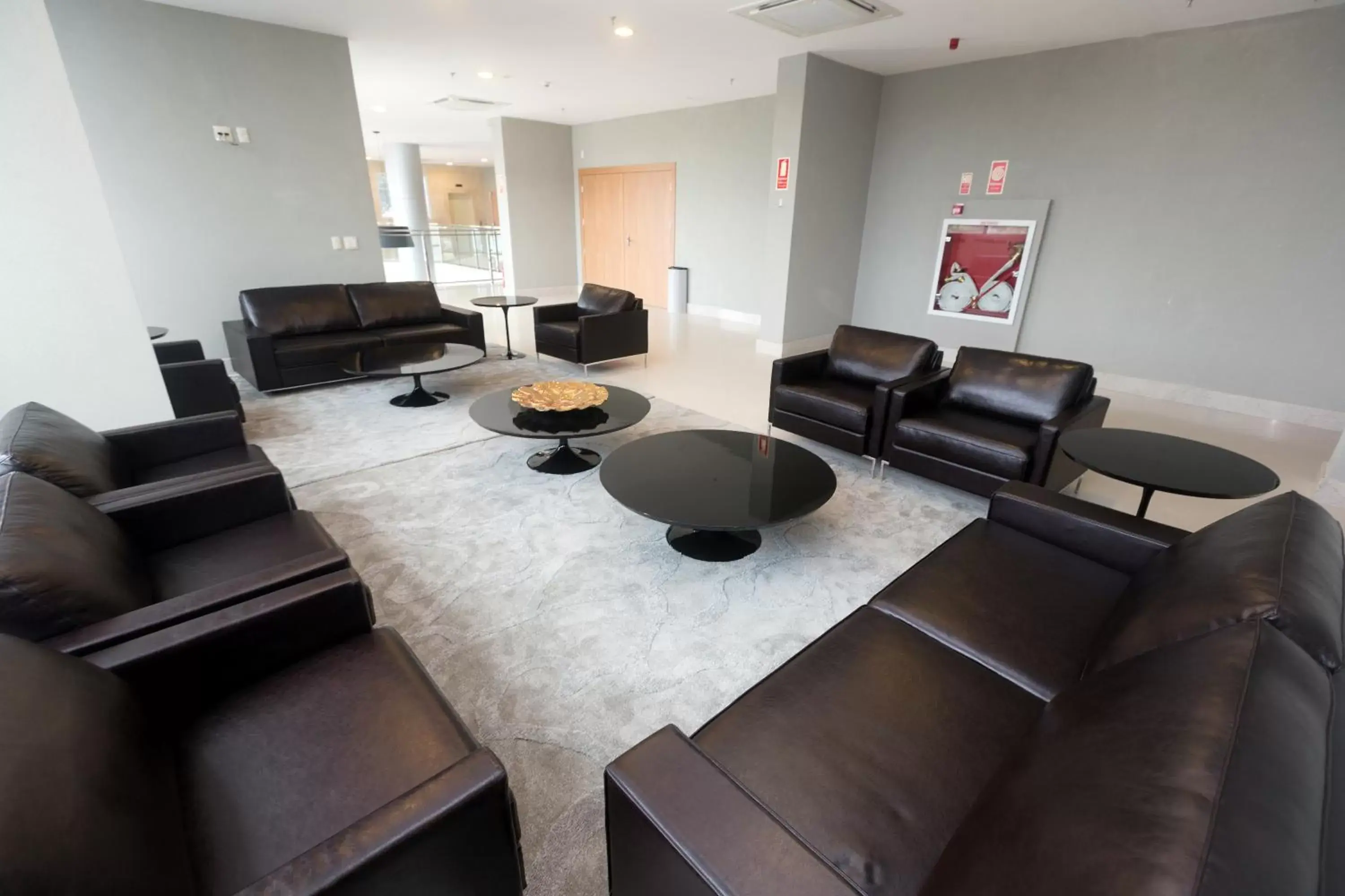 Living room, Seating Area in Days Inn by Wyndham Linhares