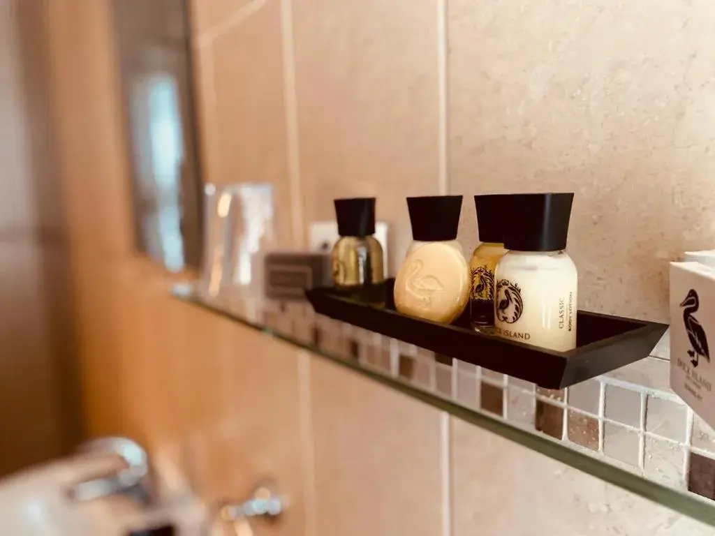 Bathroom in Le Bouchon Brasserie & Hotel