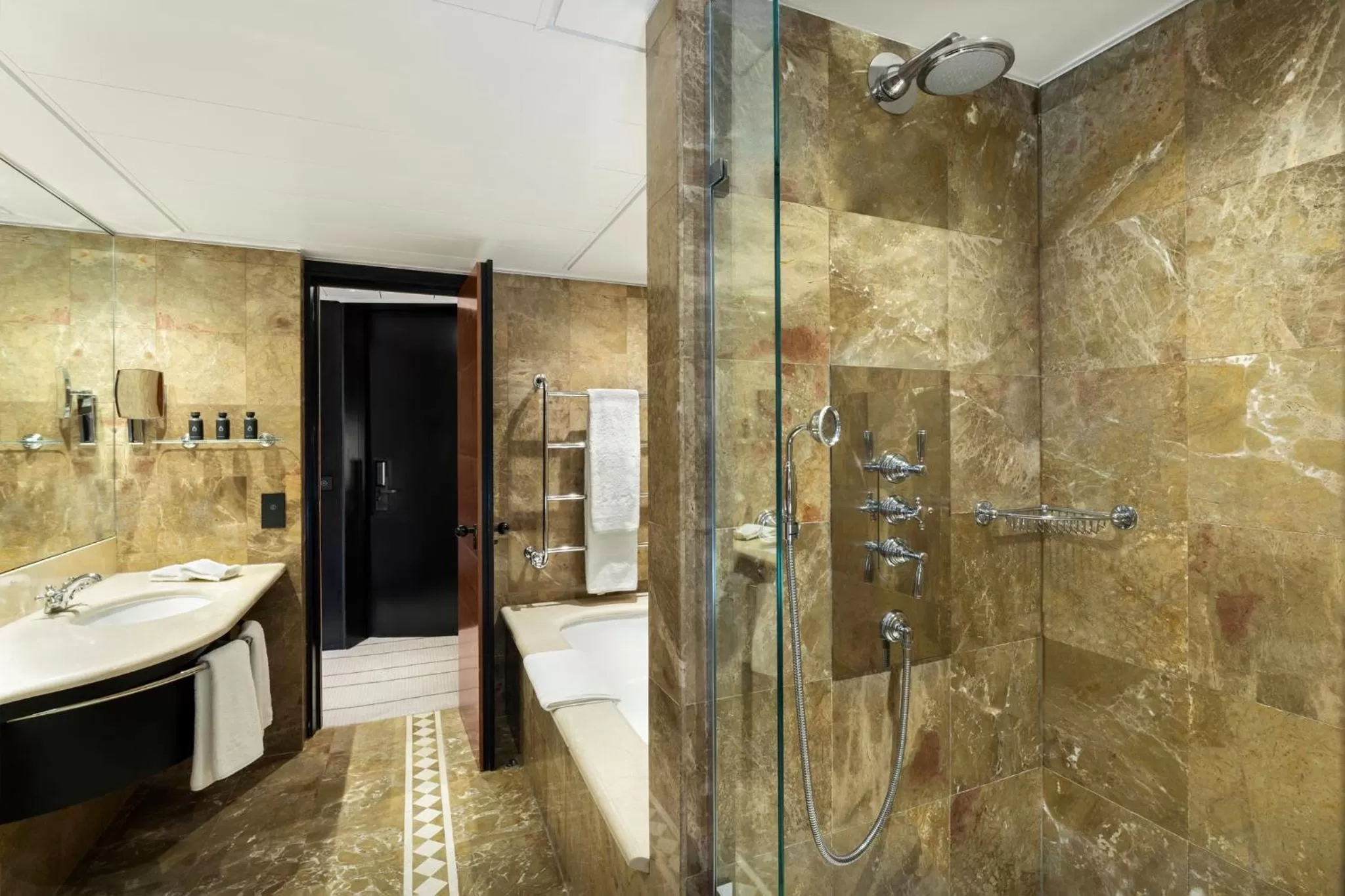 Bathroom in COMO The Halkin