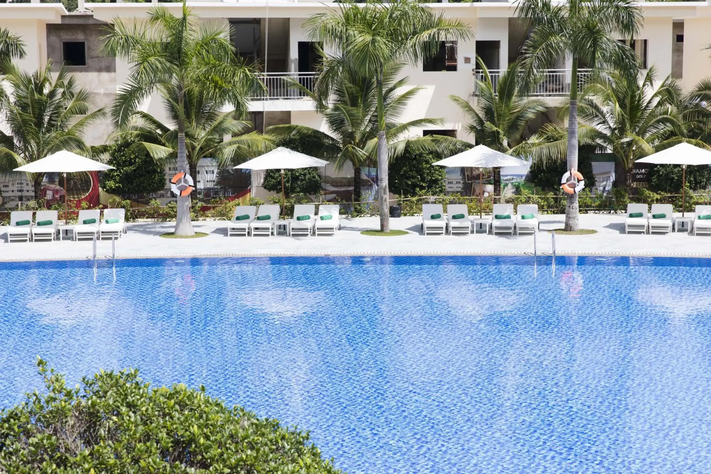 Swimming Pool in Diamond Bay Condotel Resort Nha Trang