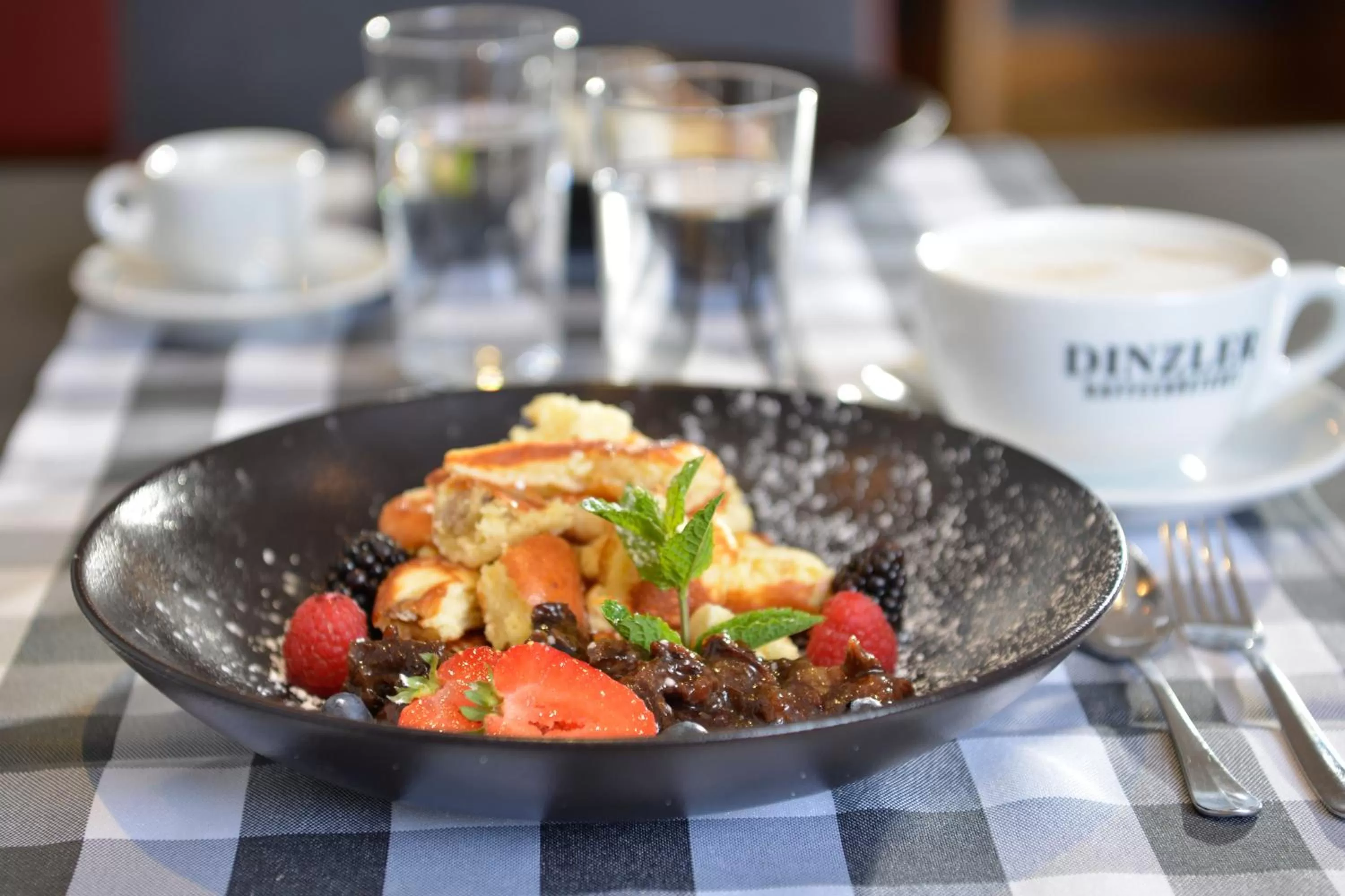 Restaurant/places to eat in Landhotel Schnuck