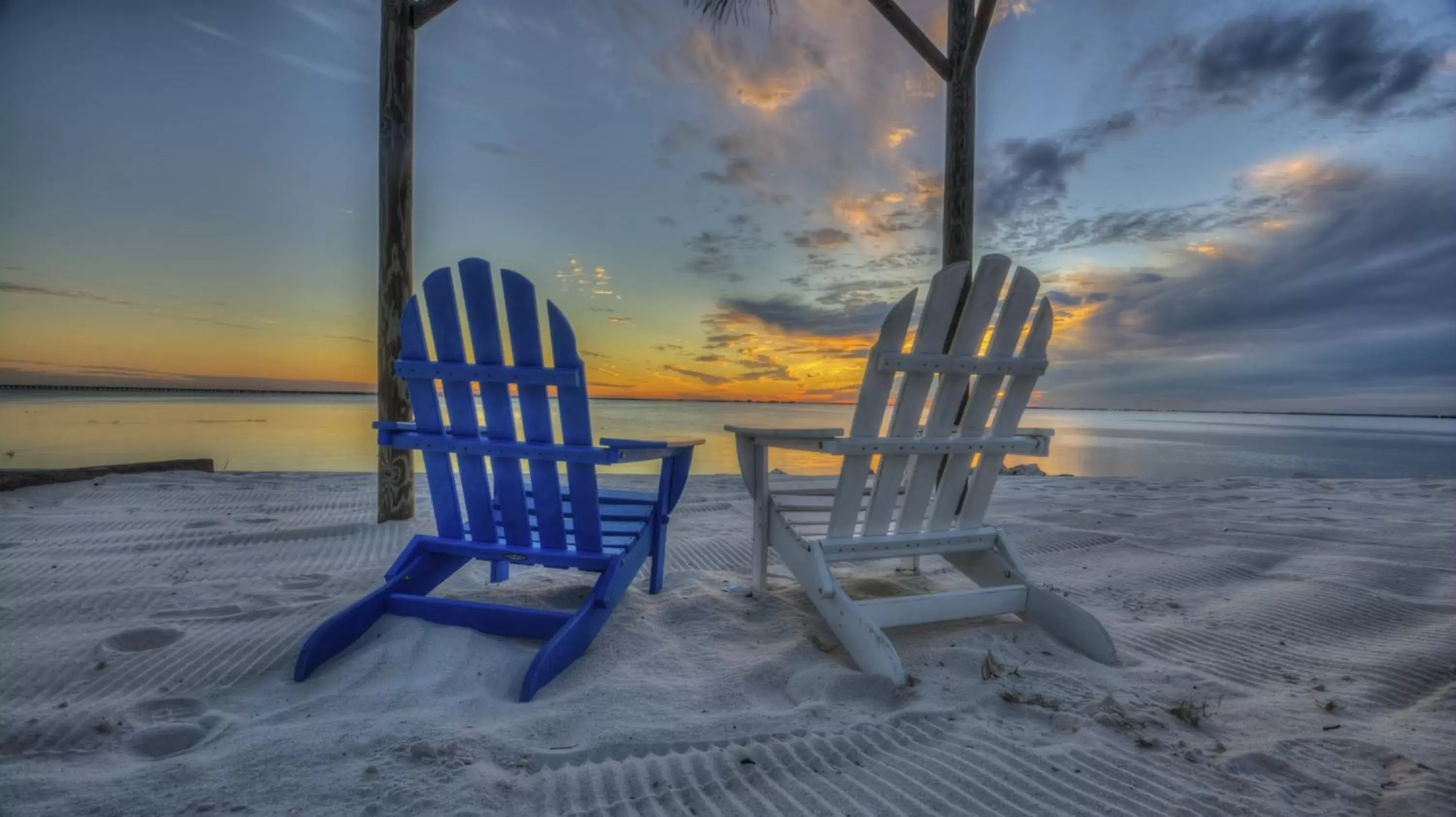 Facade/entrance in Sailport Waterfront Suites Facade/entrance in Sailport Waterfront Suites