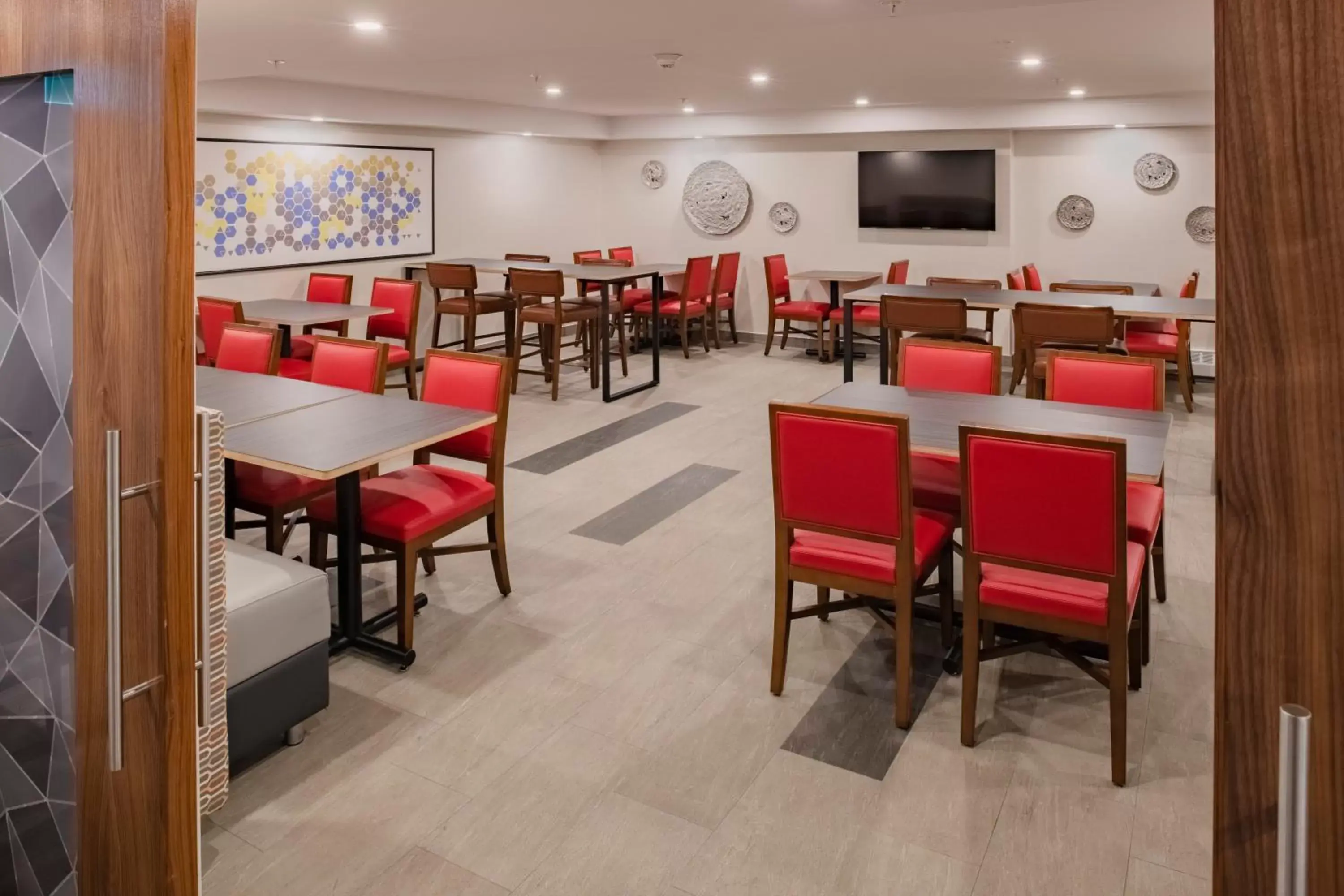 Breakfast, Restaurant/Places to Eat in Holiday Inn Express & Suites Halifax - Bedford, an IHG Hotel