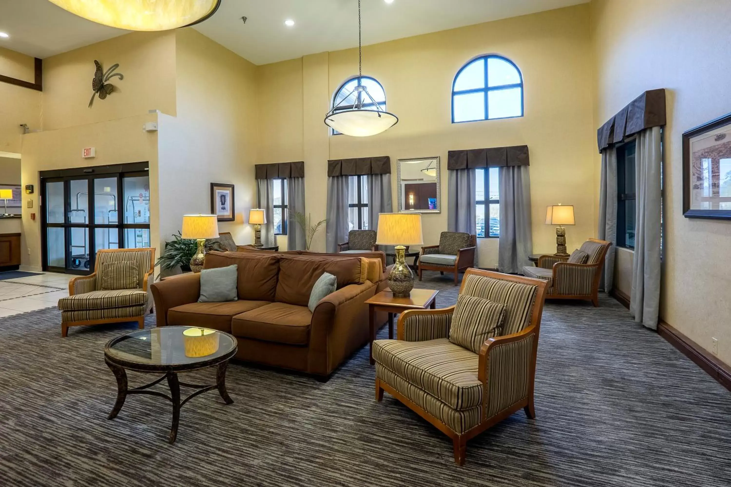 Property building, Seating Area in Wingate by Wyndham Waynesboro