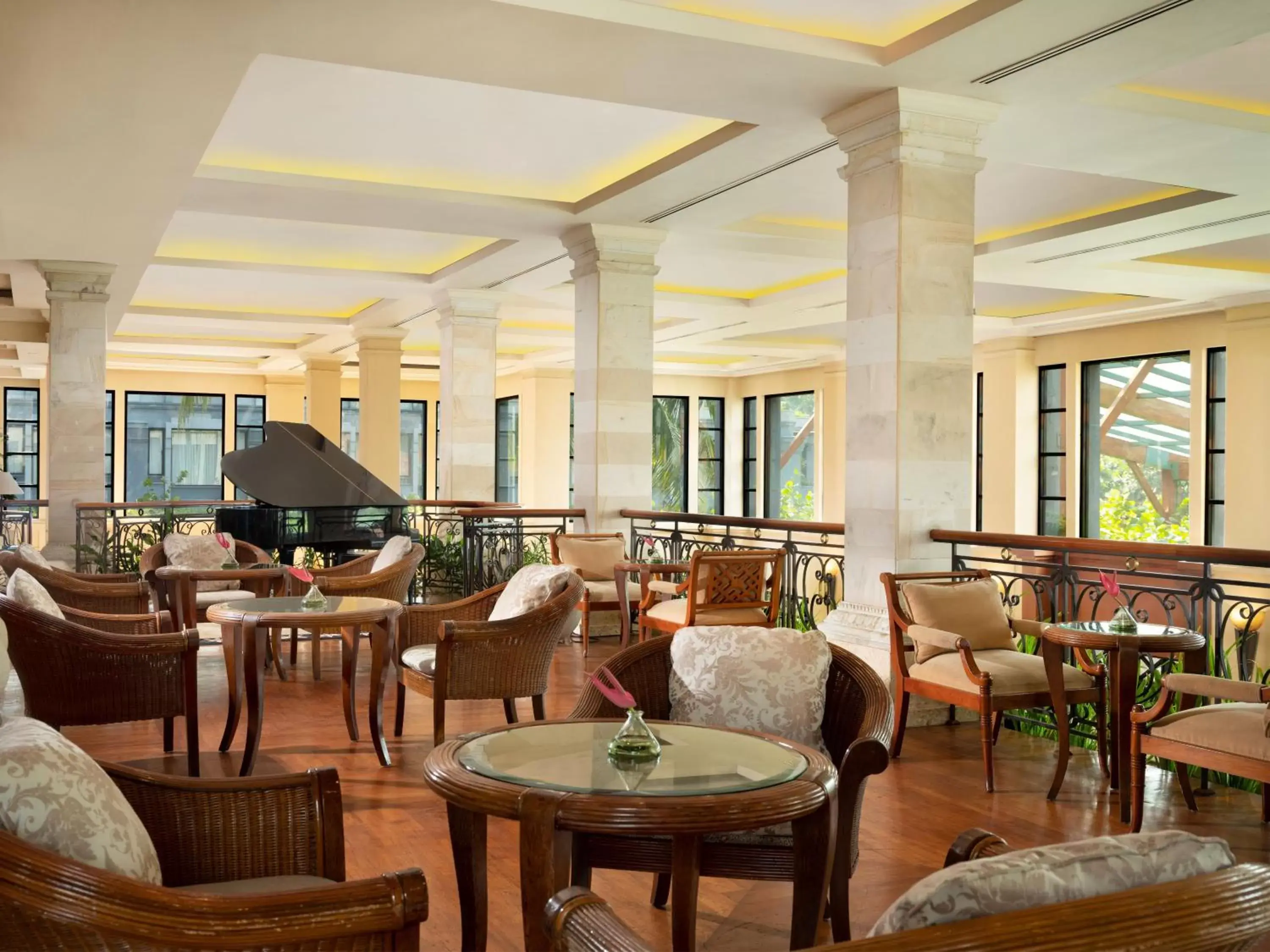 Lounge or bar, Restaurant/Places to Eat in Hyatt Regency Yogyakarta