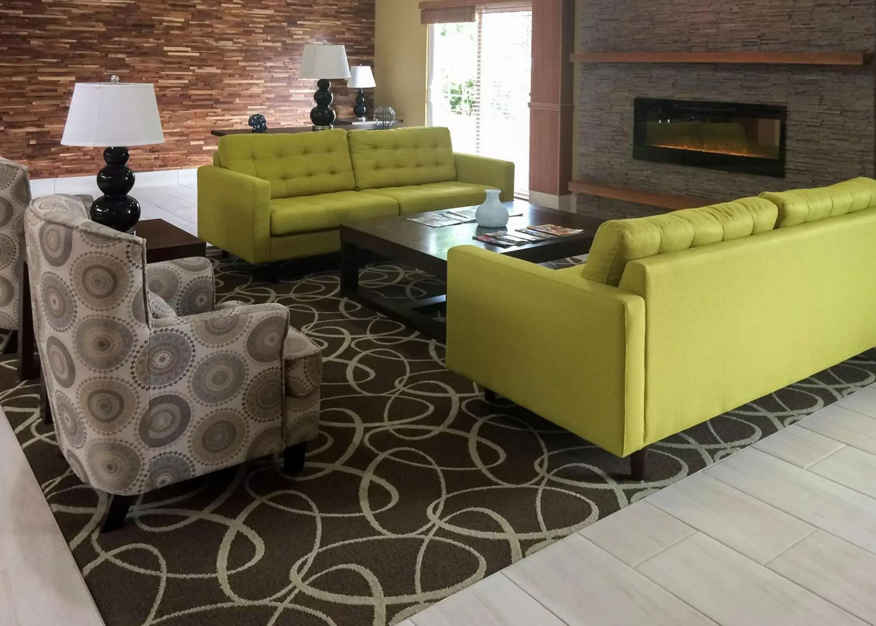 Lobby or reception, Seating Area in Country Inn & Suites, Delta Park, Portland, OR