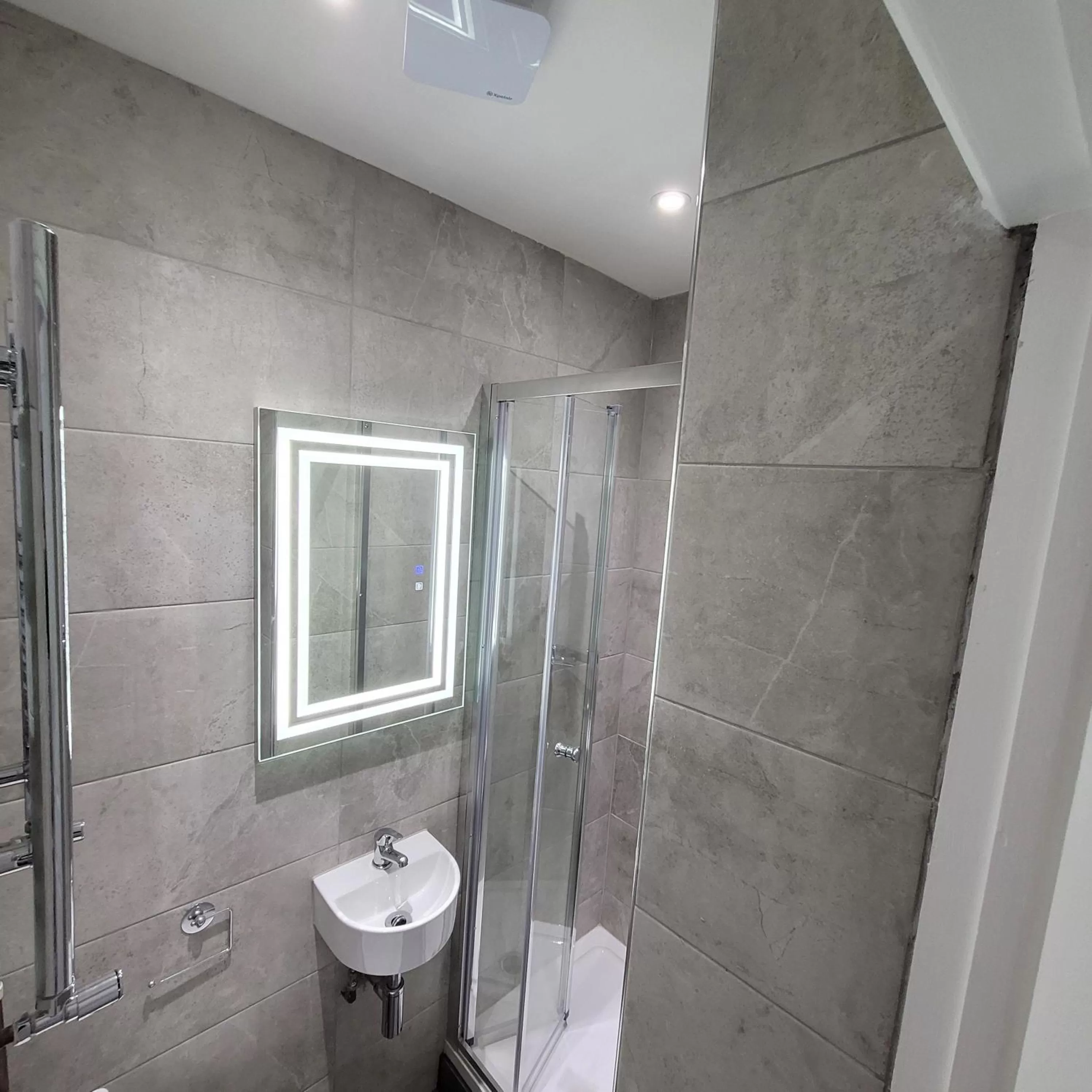 Bathroom in Argyle Square Hotel