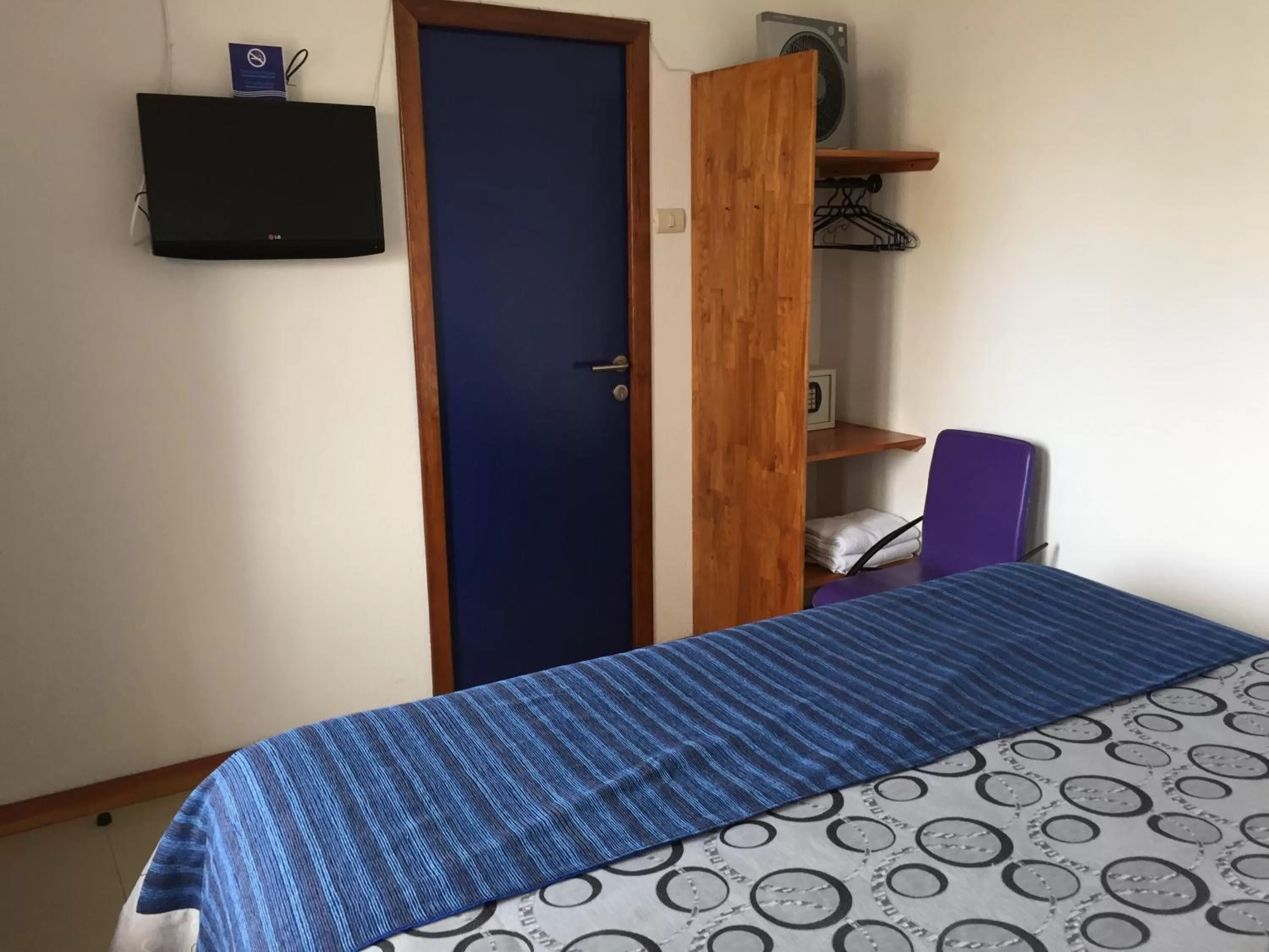 Photo of the whole room, Bed in Hotel Esmeralda