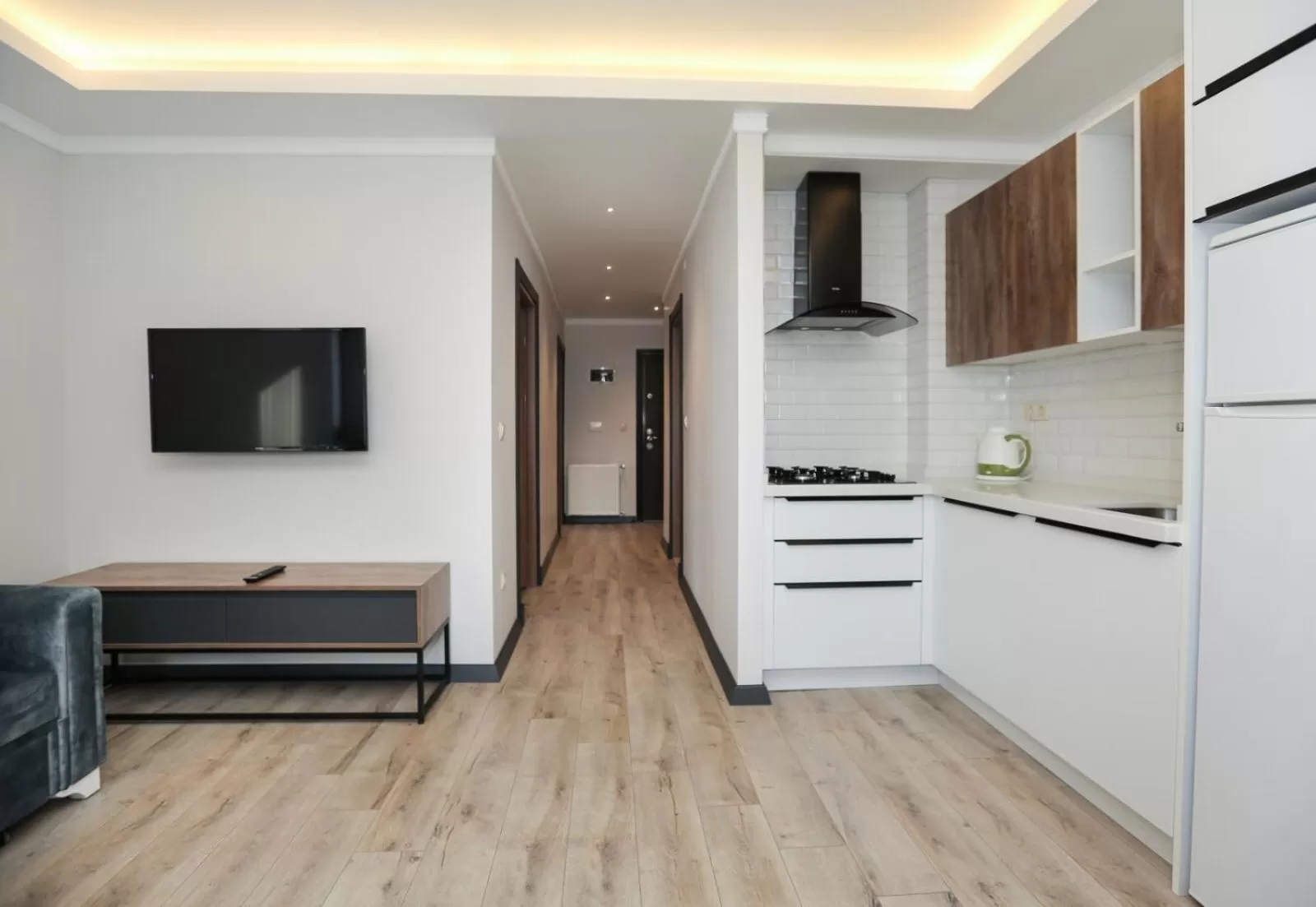 TV and multimedia, Kitchen/Kitchenette in Yılmaz Suit Apartments