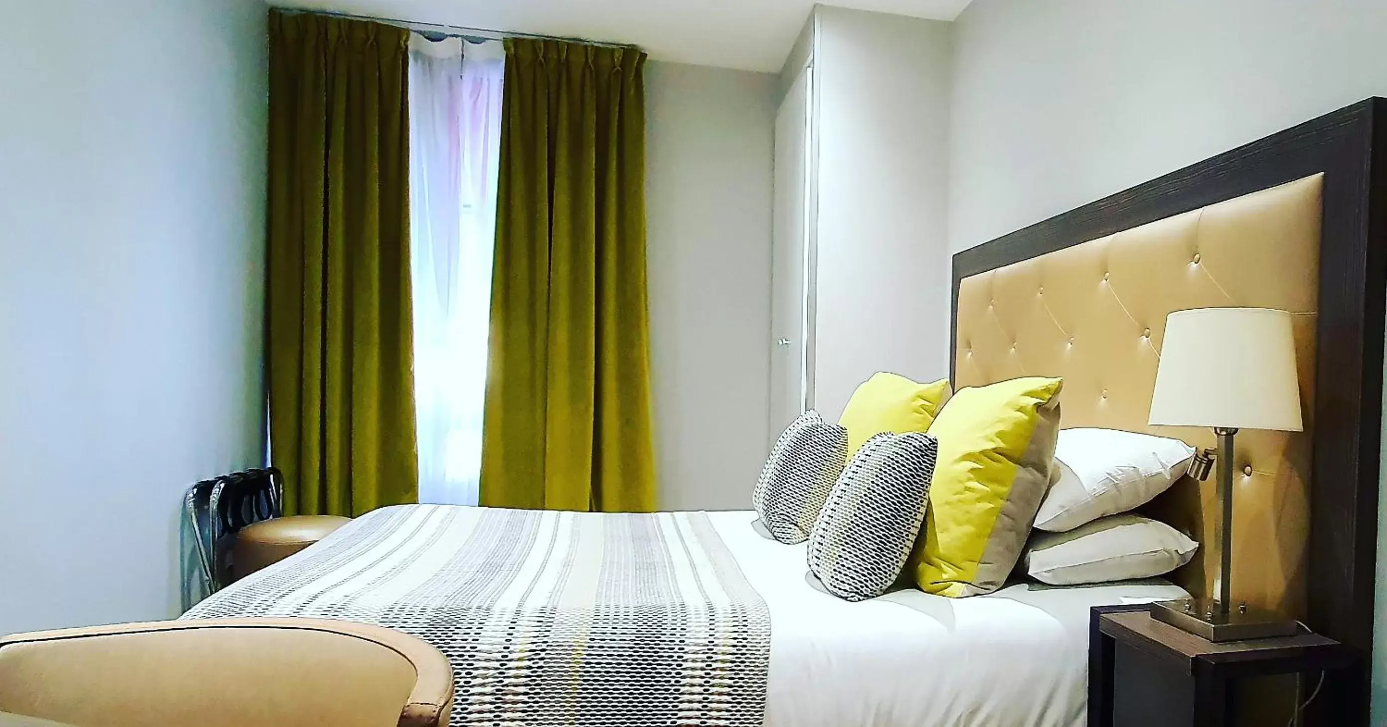 Bedroom, Bed in Eiffel Kennedy