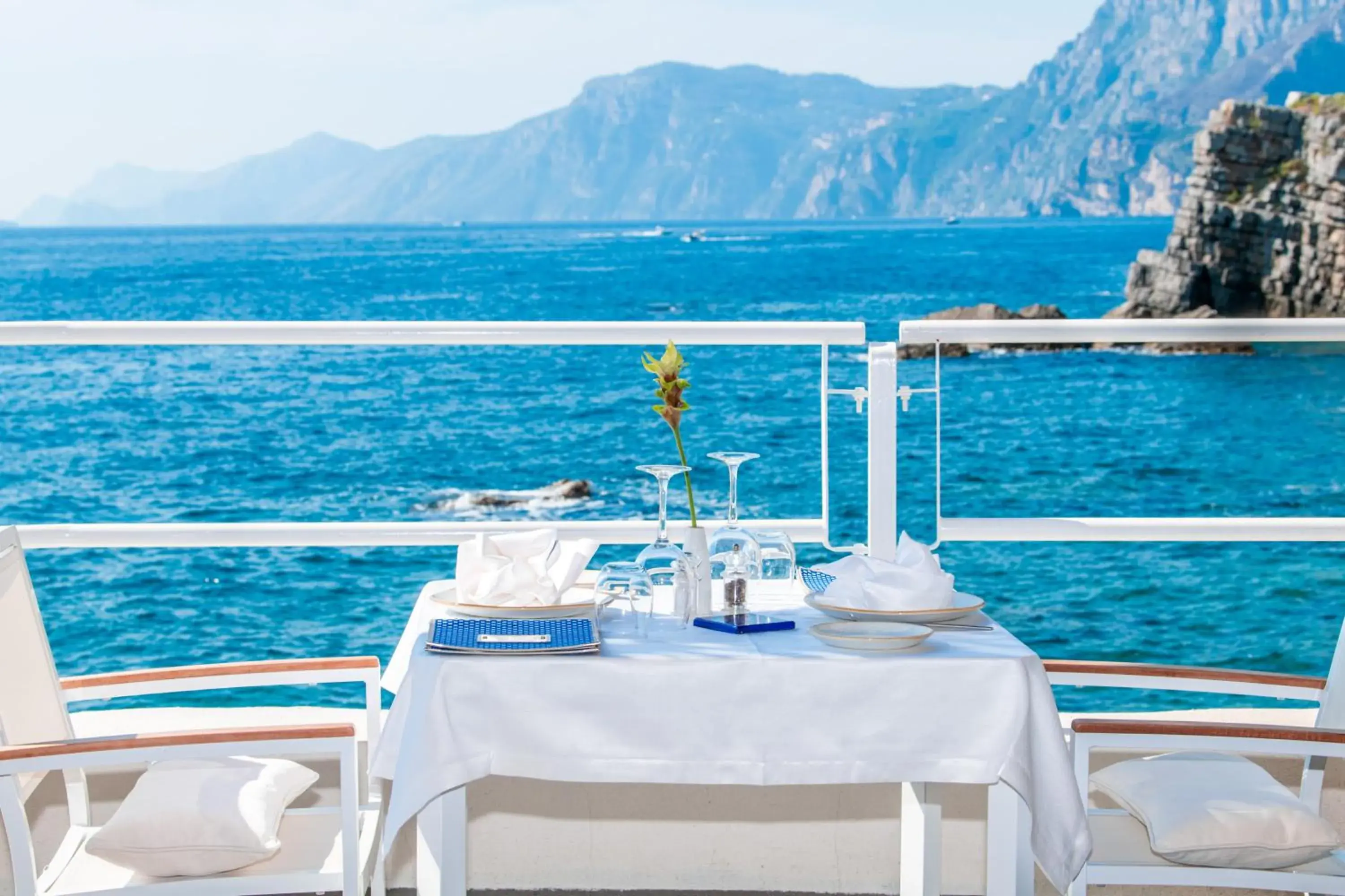 Restaurant/places to eat in Grand Hotel Tritone