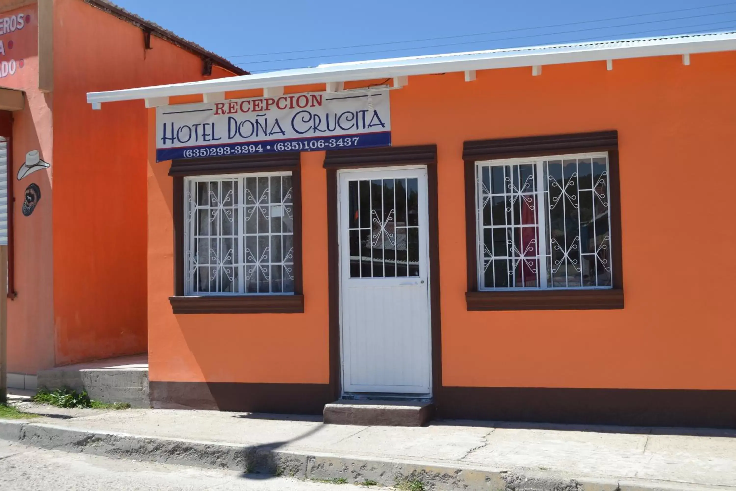 Property building in Hotel Doña Crucita