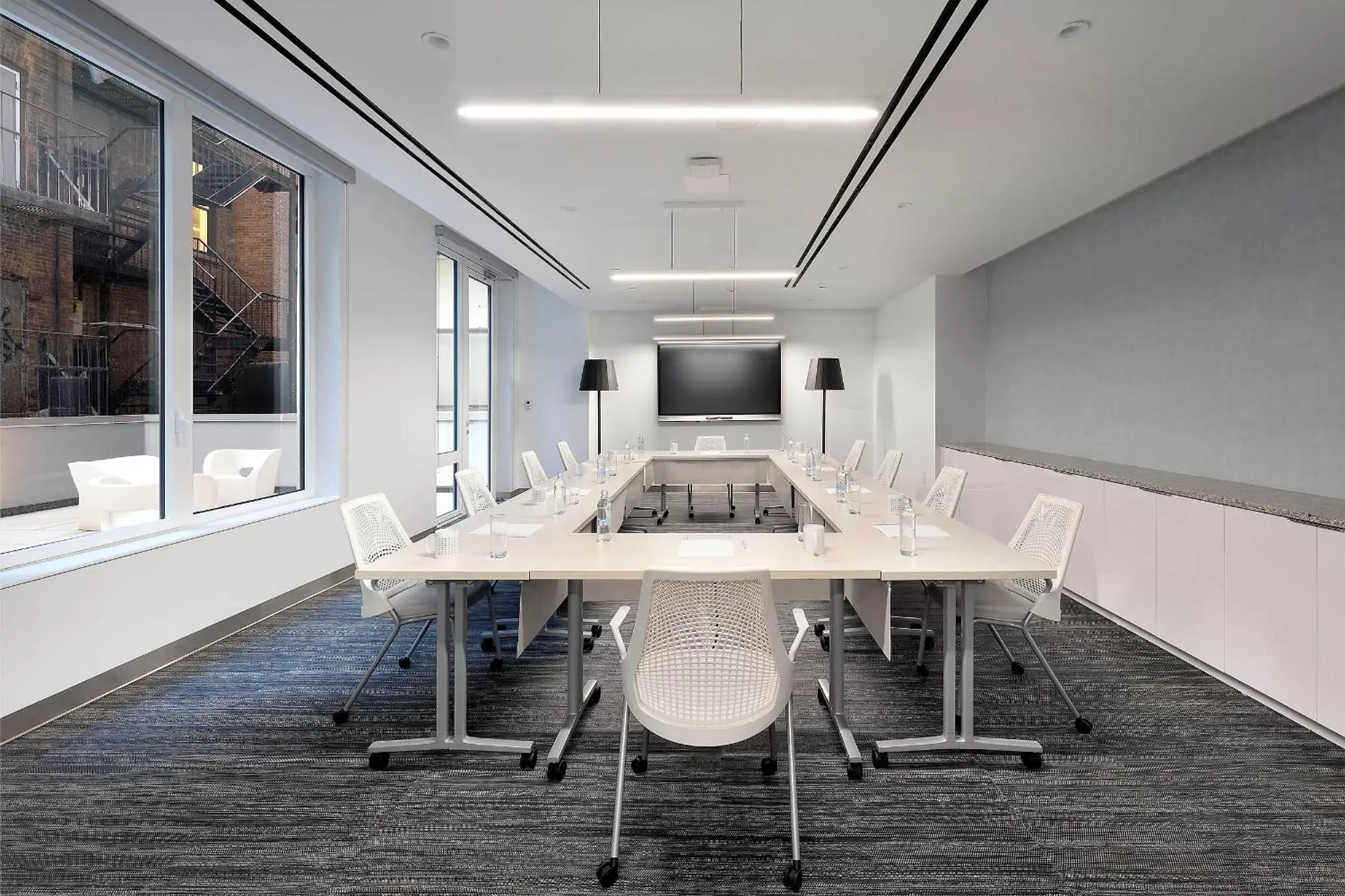 Meeting/conference room in INNSiDE by Meliá New York Nomad