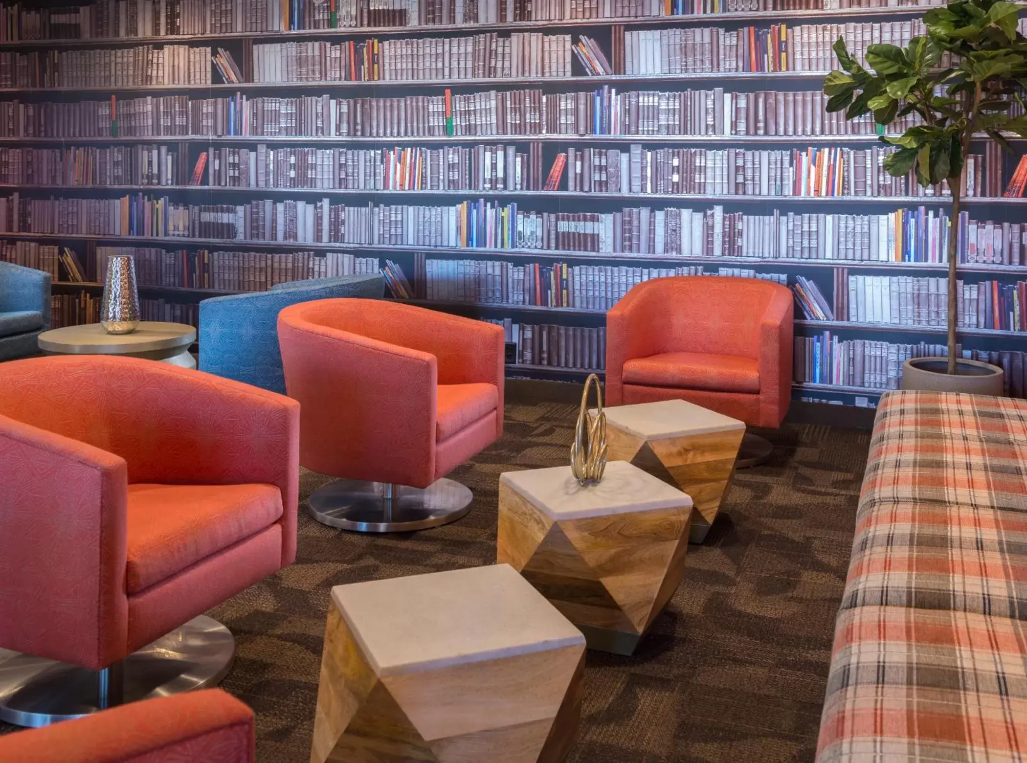 Lobby or reception, Library in LivINN Hotel Cincinnati North/ Sharonville