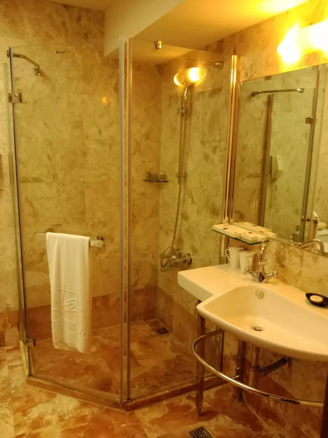 Property building, Bathroom in Beautiful Hotel Taipei