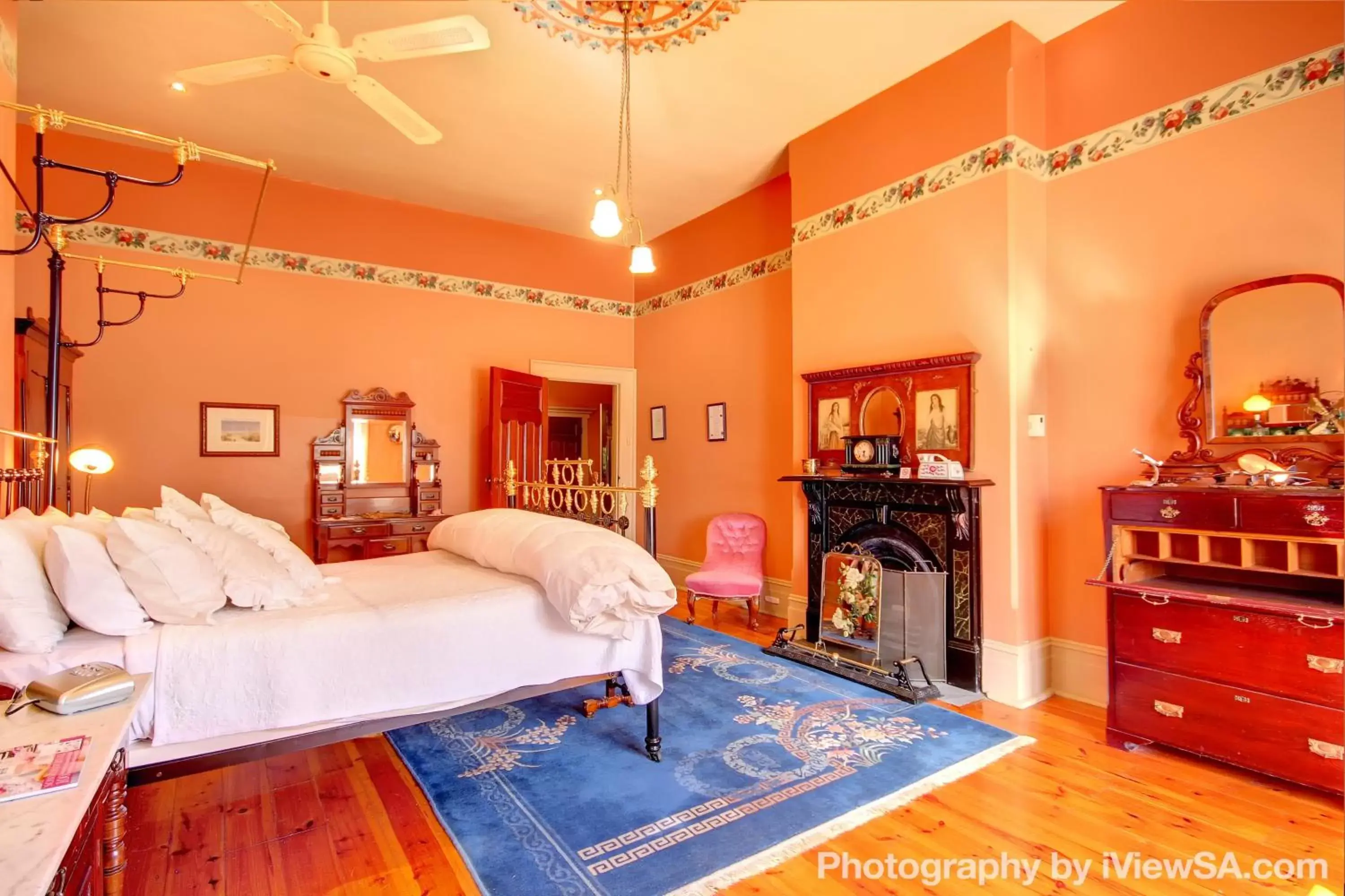 Bedroom in Buxton Manor