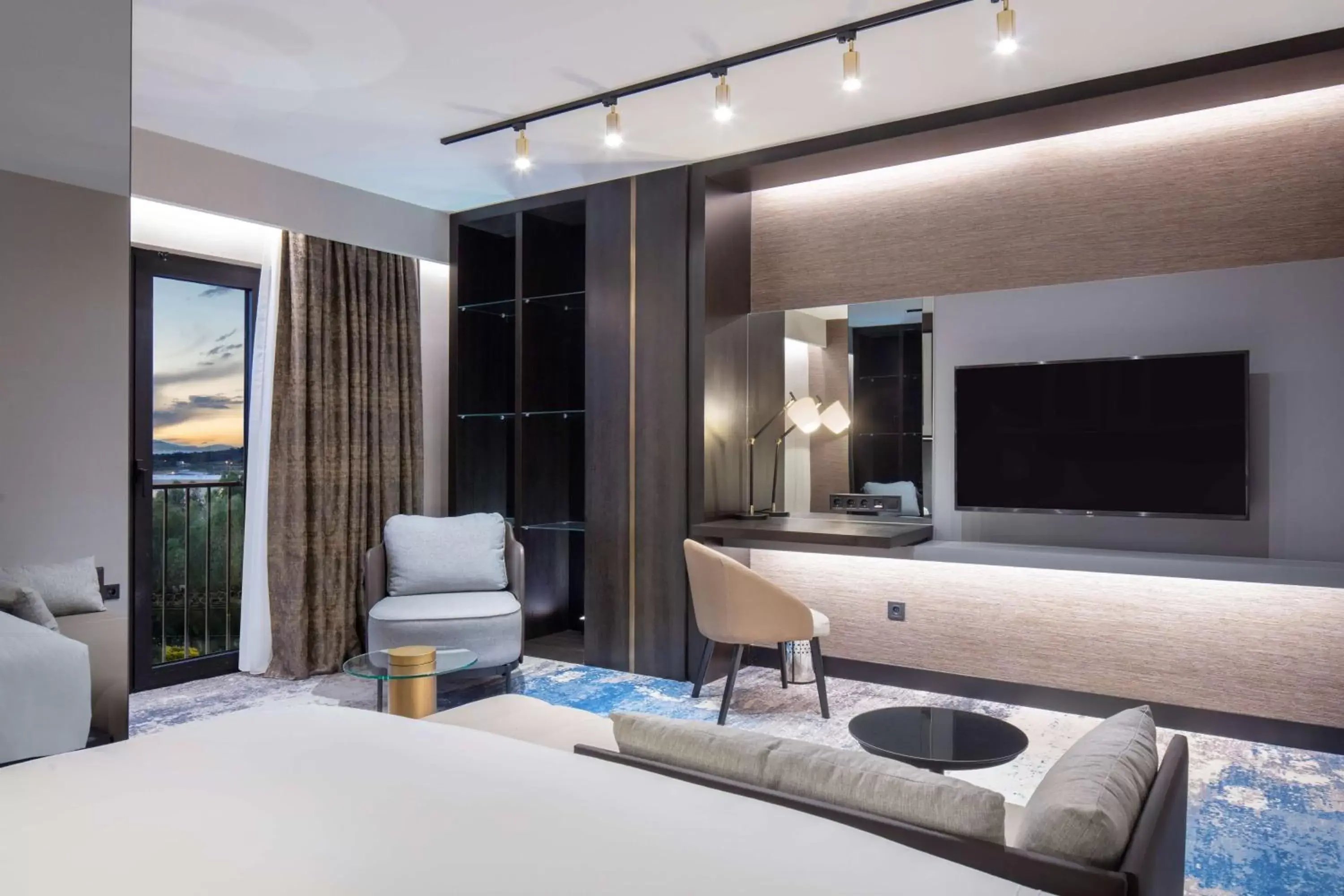 Photo of the whole room, Bed in Radisson Hotel Izmir Aliaga Photo of the whole room, Bed in Radisson Hotel Izmir Aliaga