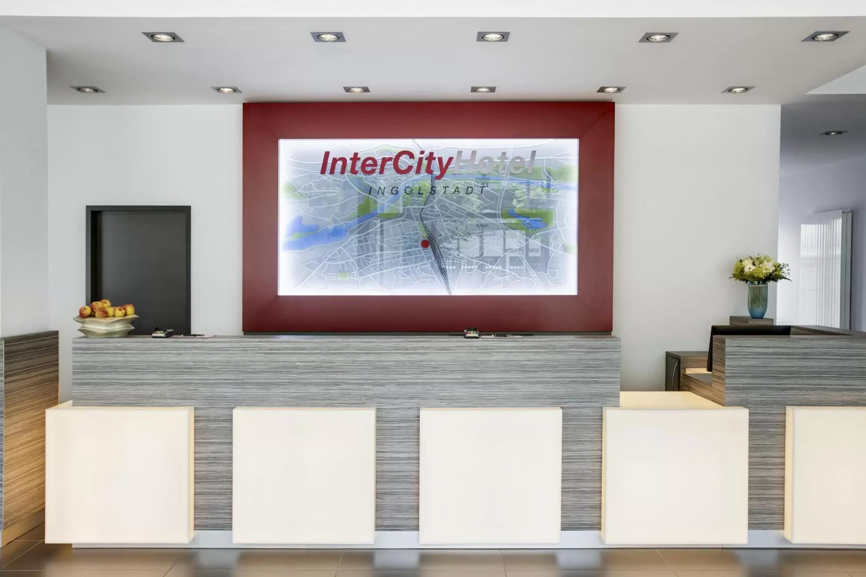 Lobby or reception, Lobby/Reception in IntercityHotel Ingolstadt